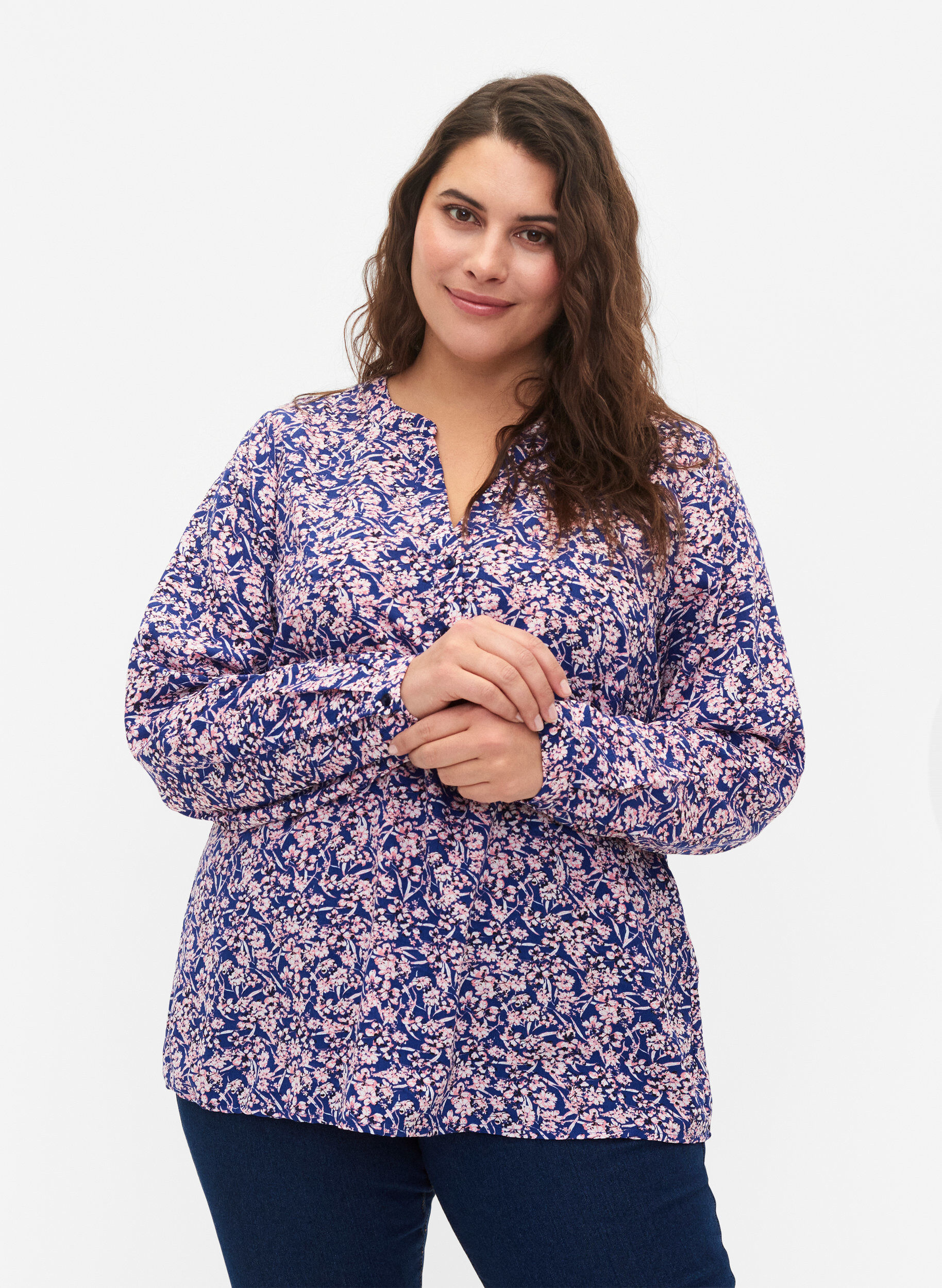 Zizzi FLASH - Lang&auml;rmelige Bluse mit Print, Strong Blue Flower, Model image number 0