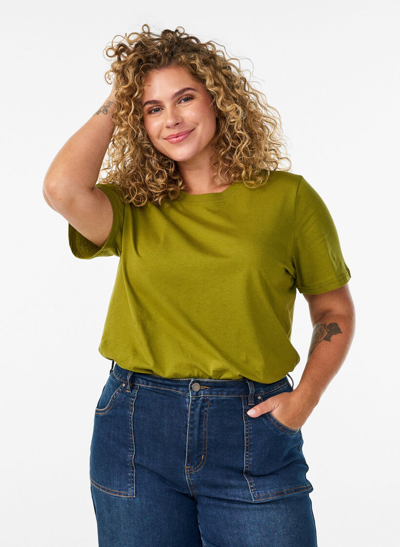 Basic T-Shirt aus Baumwolle mit Rundhalsausschnitt, Gr&uuml;n, Model image number 0