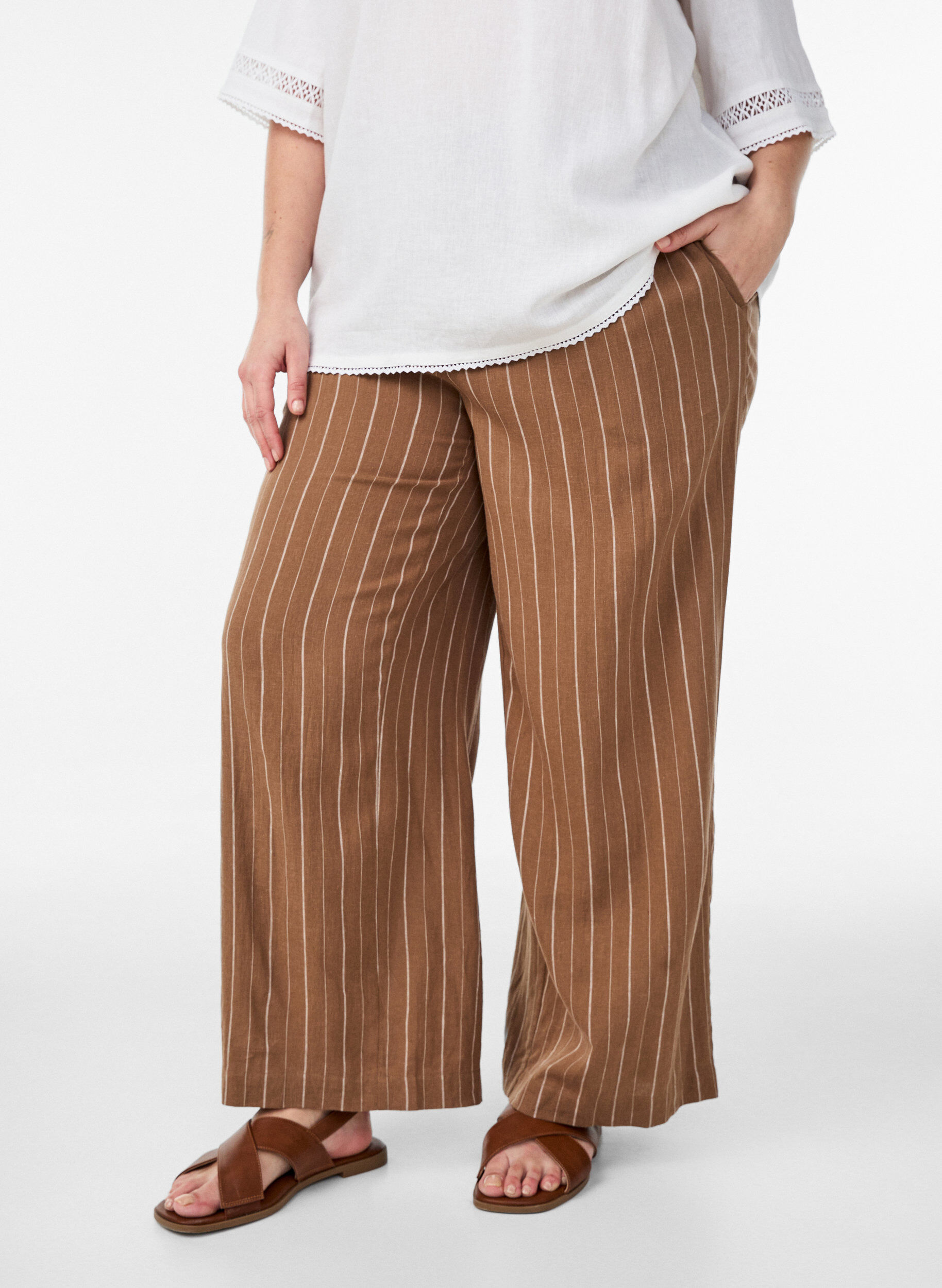ZizziPantalon large en lin et viscose, Marron, Model image number 2