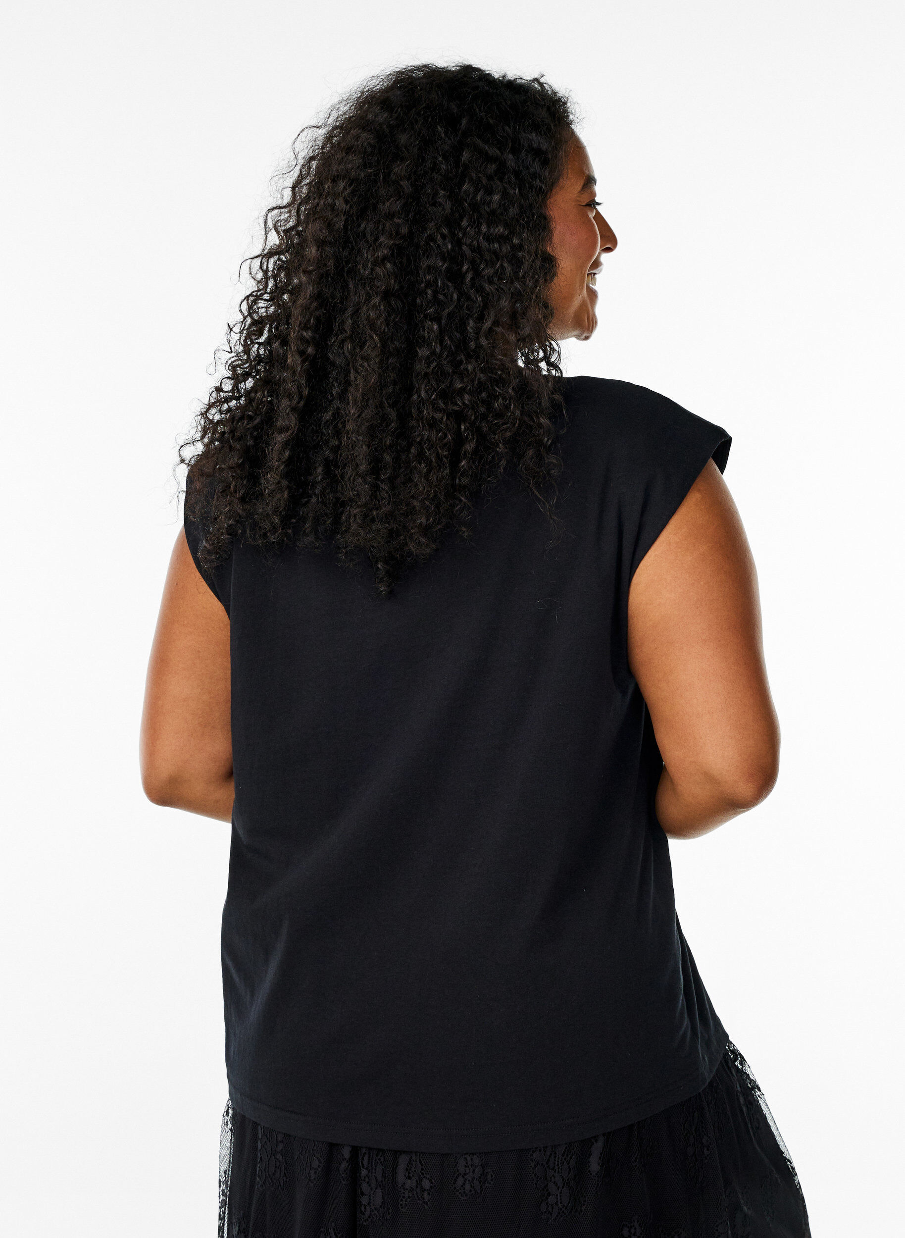 Zizzi &Auml;rmellose Jerseybluse mit Schulterpolstern., Schwarz, Model image number 2