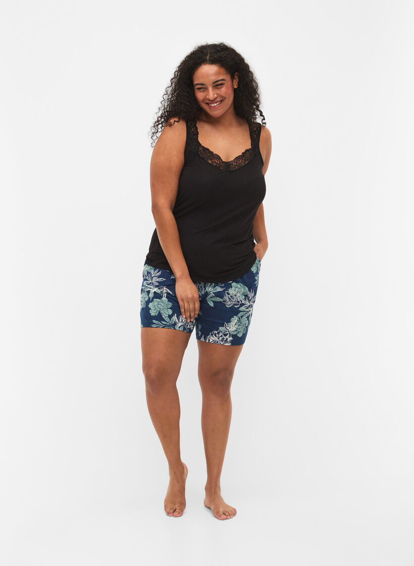 Top aus Viskose mit Spitze, Schwarz, Model image number 1