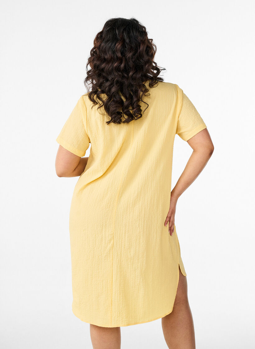 Robe courte avec texture froiss&eacute;e et manches courtes, Jaune clair, Model image number 2