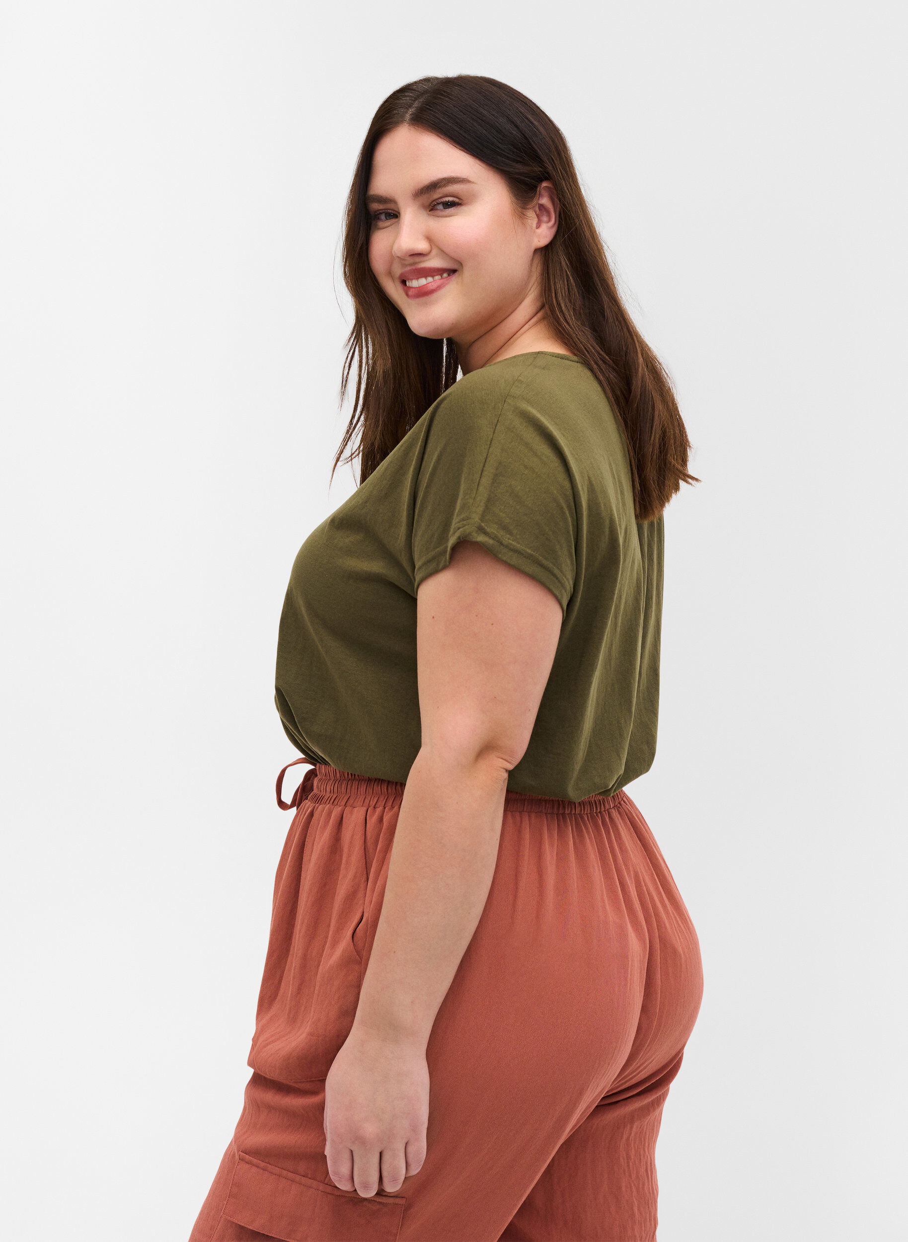 Zizzi T-shirt en m&eacute;lange coton, Ivy Green, Model image number 2