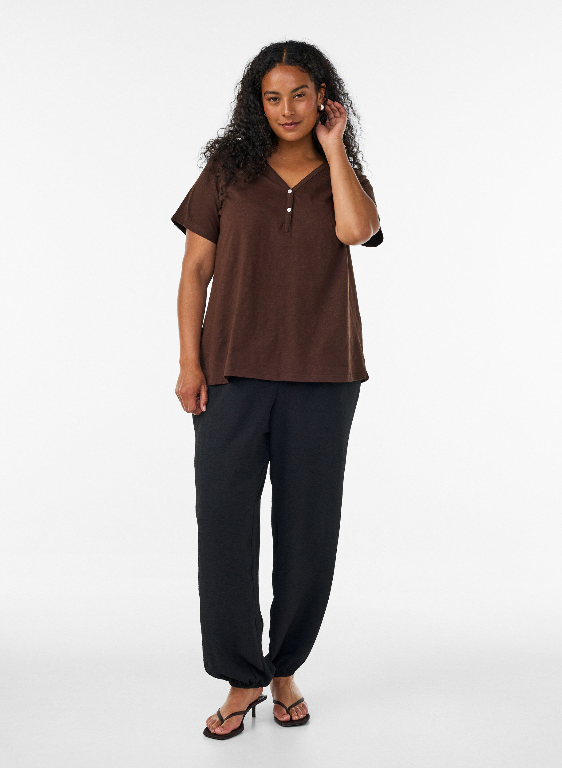 ZizziT-Shirt mit Knopfleiste, Braun, Model image number 1