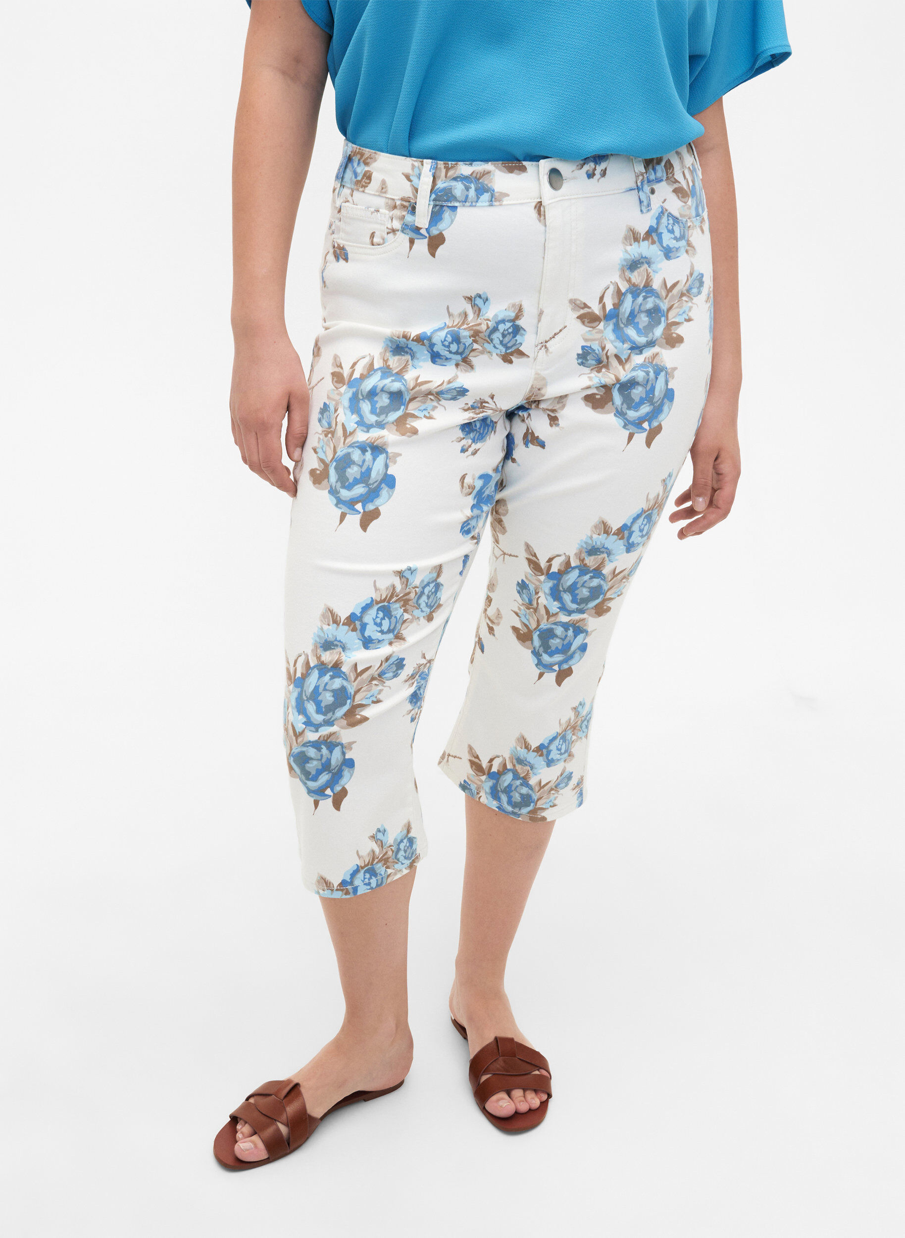 Zizzi Pantacourt Amy taille haute avec imprim&eacute; floral, White B.AOP, Model image number 2