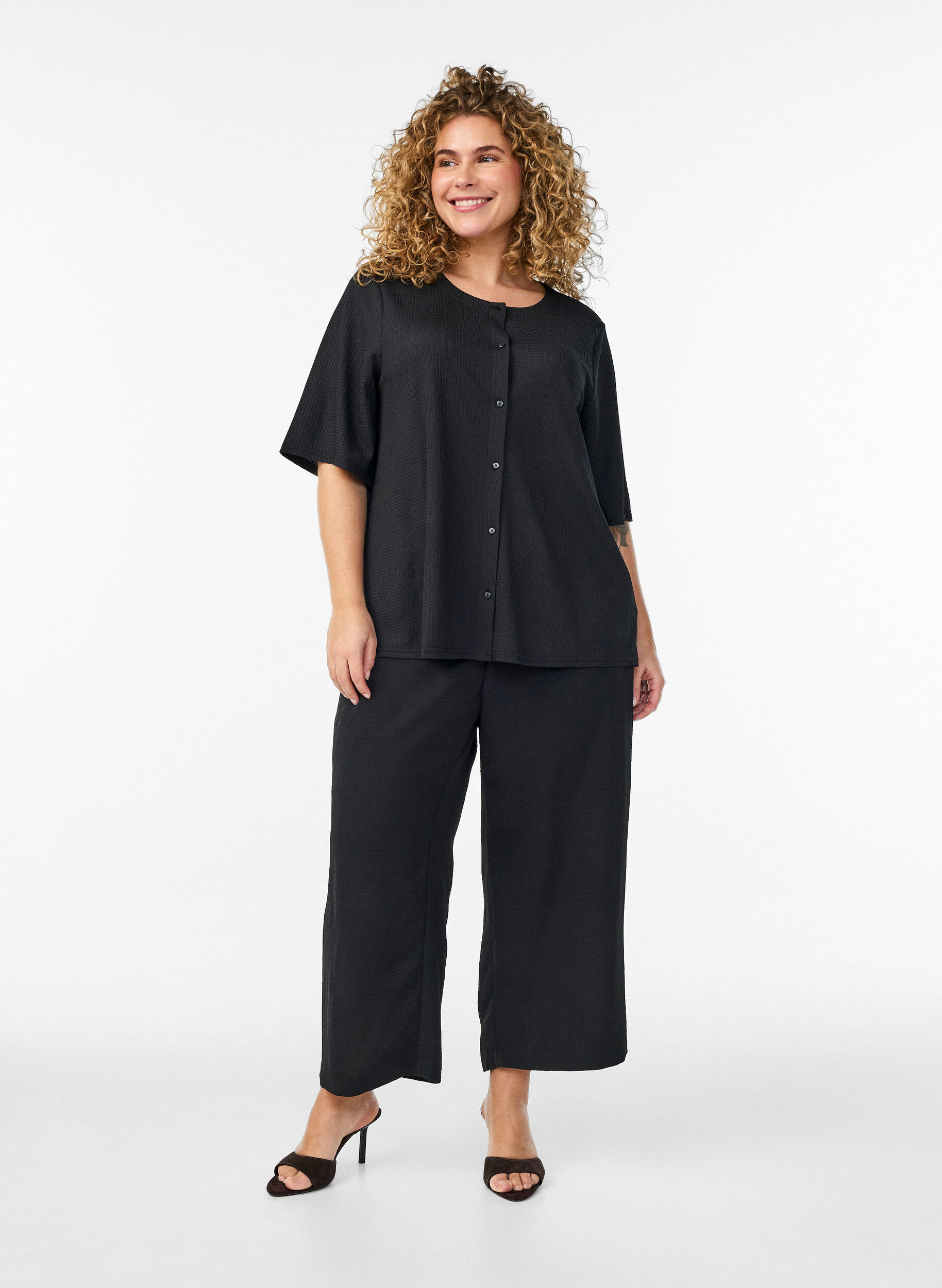 Zizzi Hoch taillierte Culotte mit Gummizug hinten, Schwarz, Model image number 0