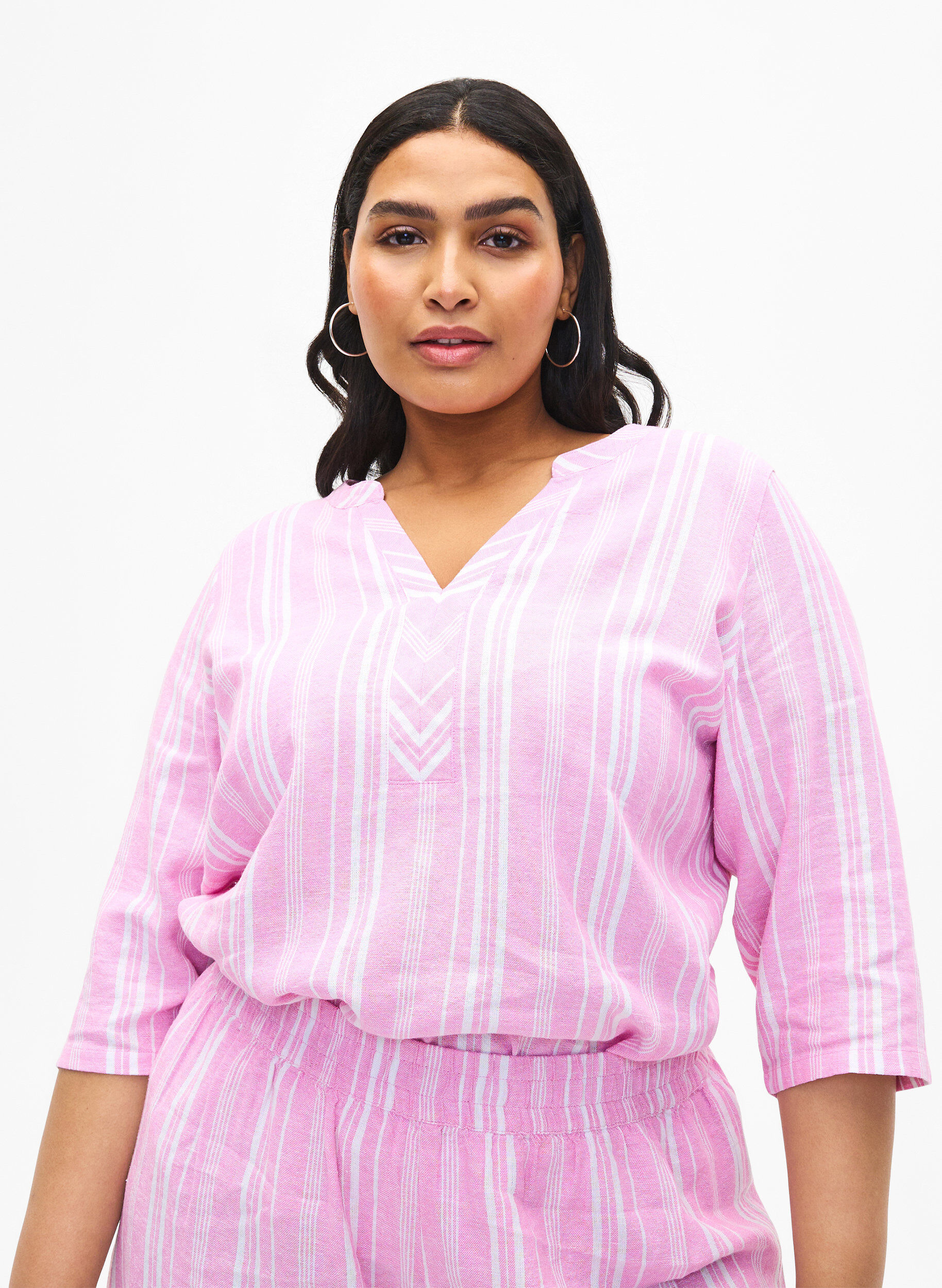 Zizzi Gestreifte Bluse aus einer Leinen-Viskose-Mischung, Pink, Model image number 0