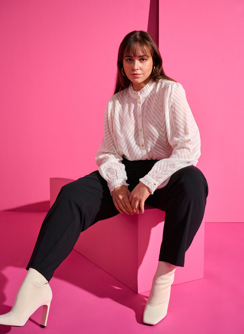  Hemdbluse mit Rüschen und gemusterter Struktur, Snow White, Image image number 0