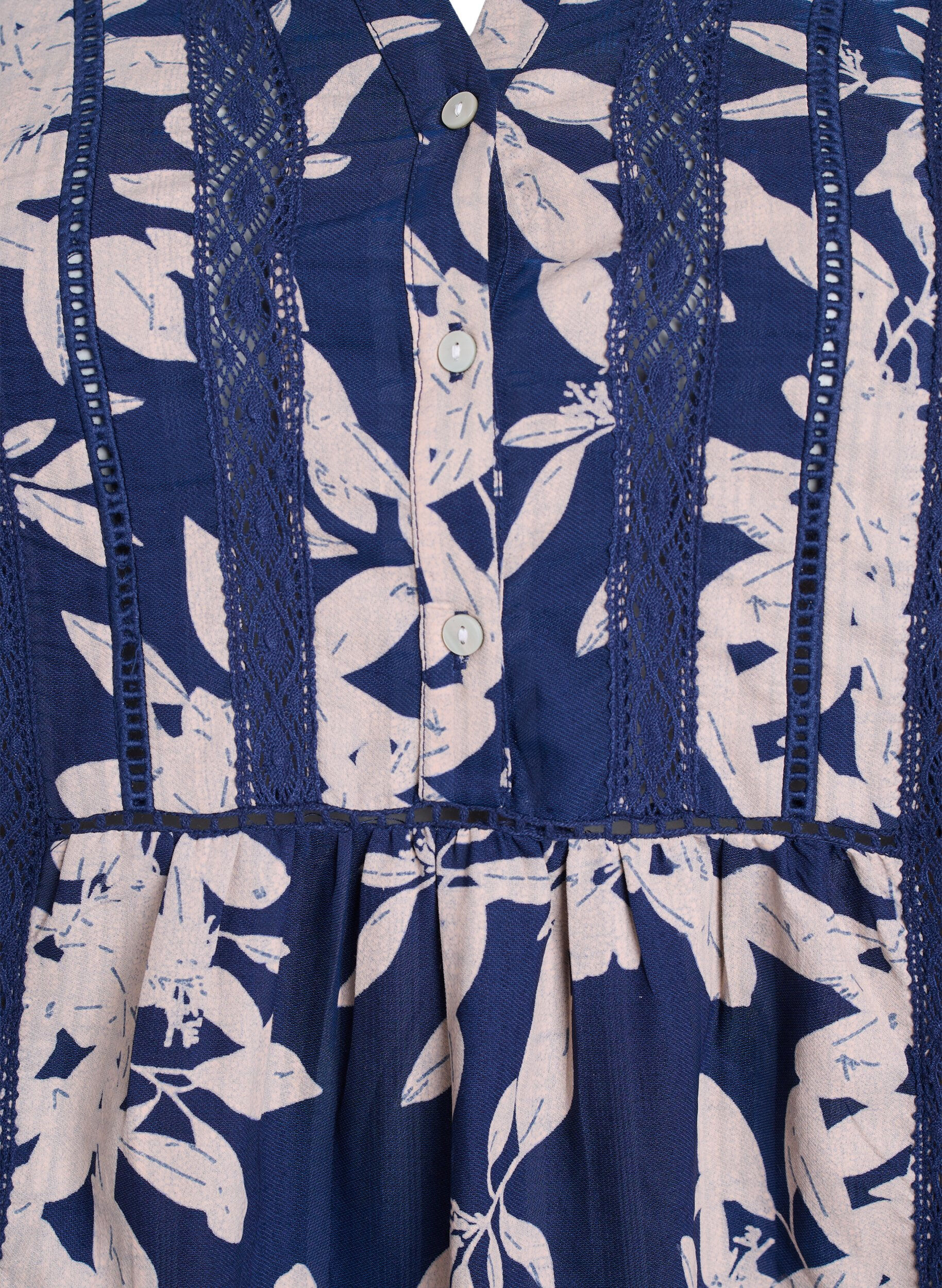Zizzi Robe courte en viscose avec bordure en dentelle et coupe trap&egrave;ze, Bleu, Packshot image number 2