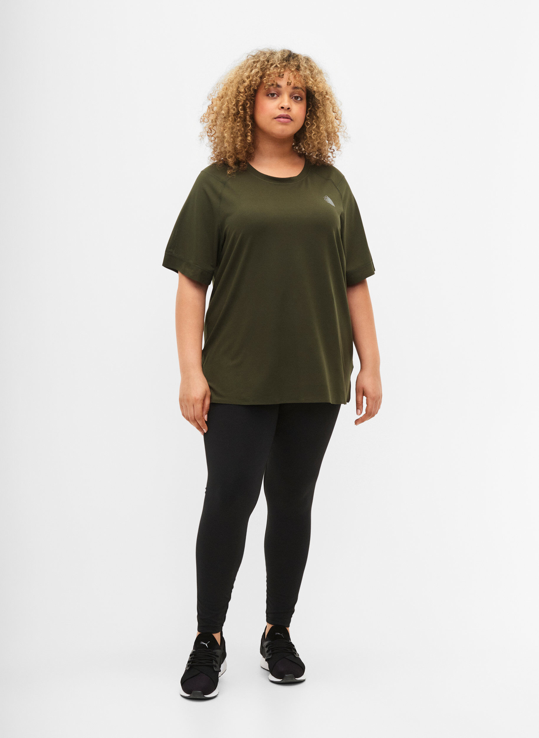 Zizzi Kurz&auml;rmeliges Trainings-T-Shirt mit Rundhalsausschnitt, Forest Night, Model image number 2