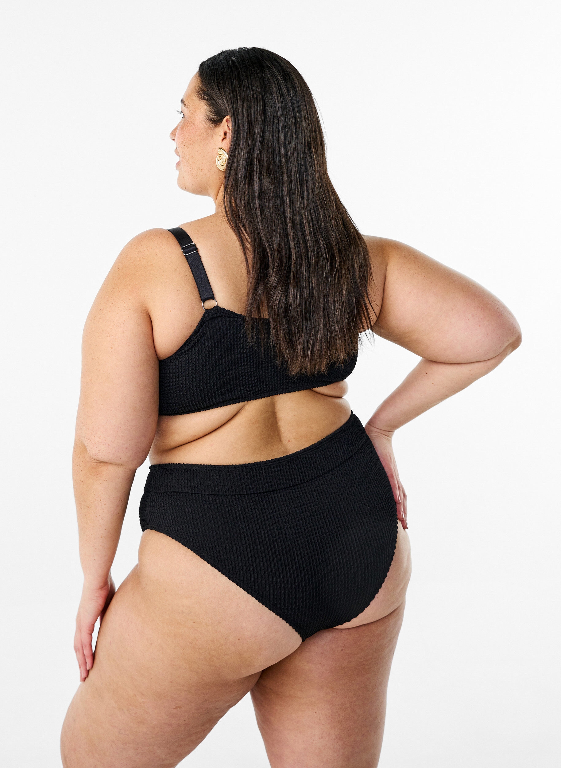 Zizzi Bas de bikini br&eacute;silien en cr&ecirc;pe, Noir, Model image number 2