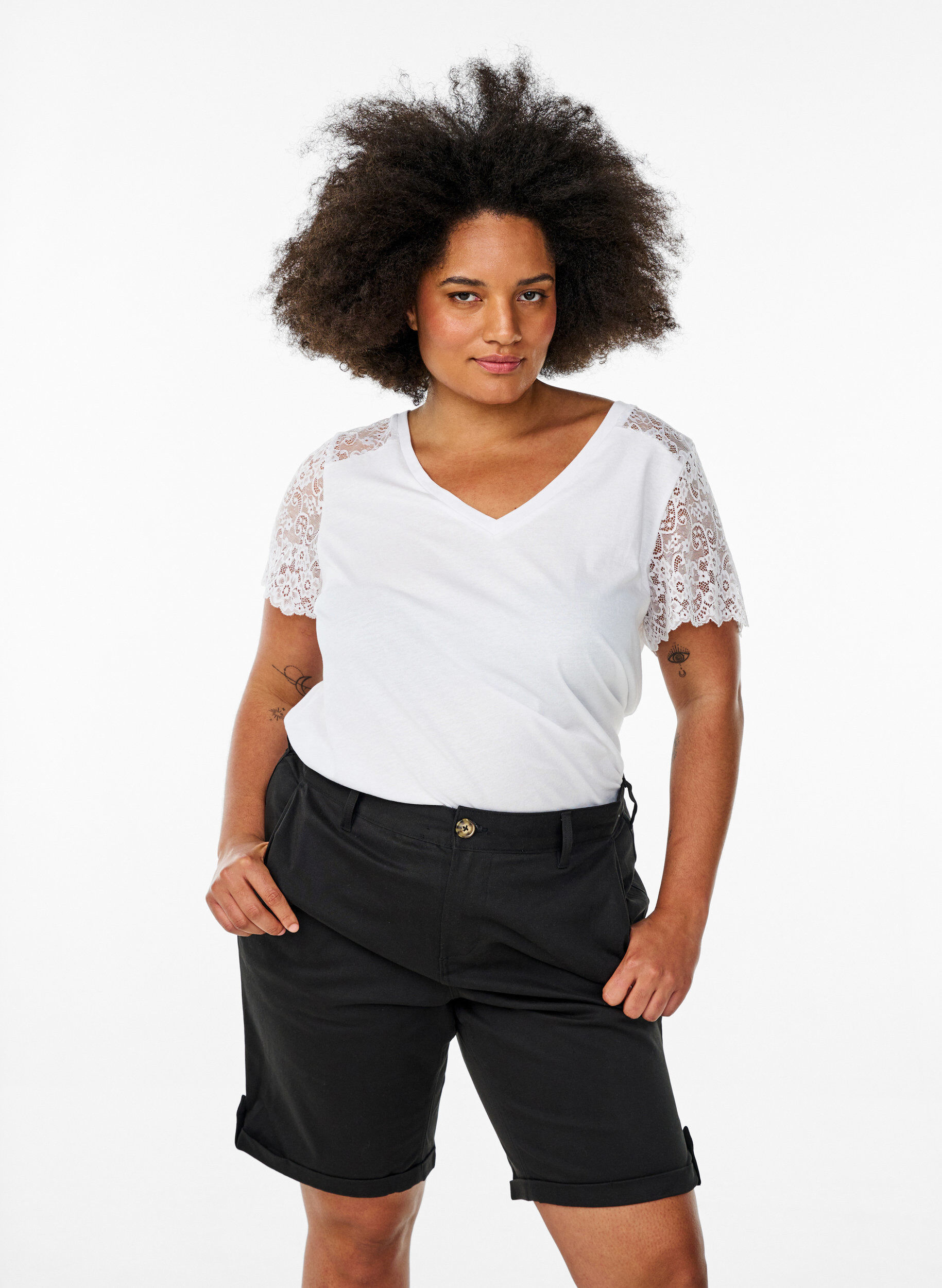 Short chino avec poches, Noir, Model