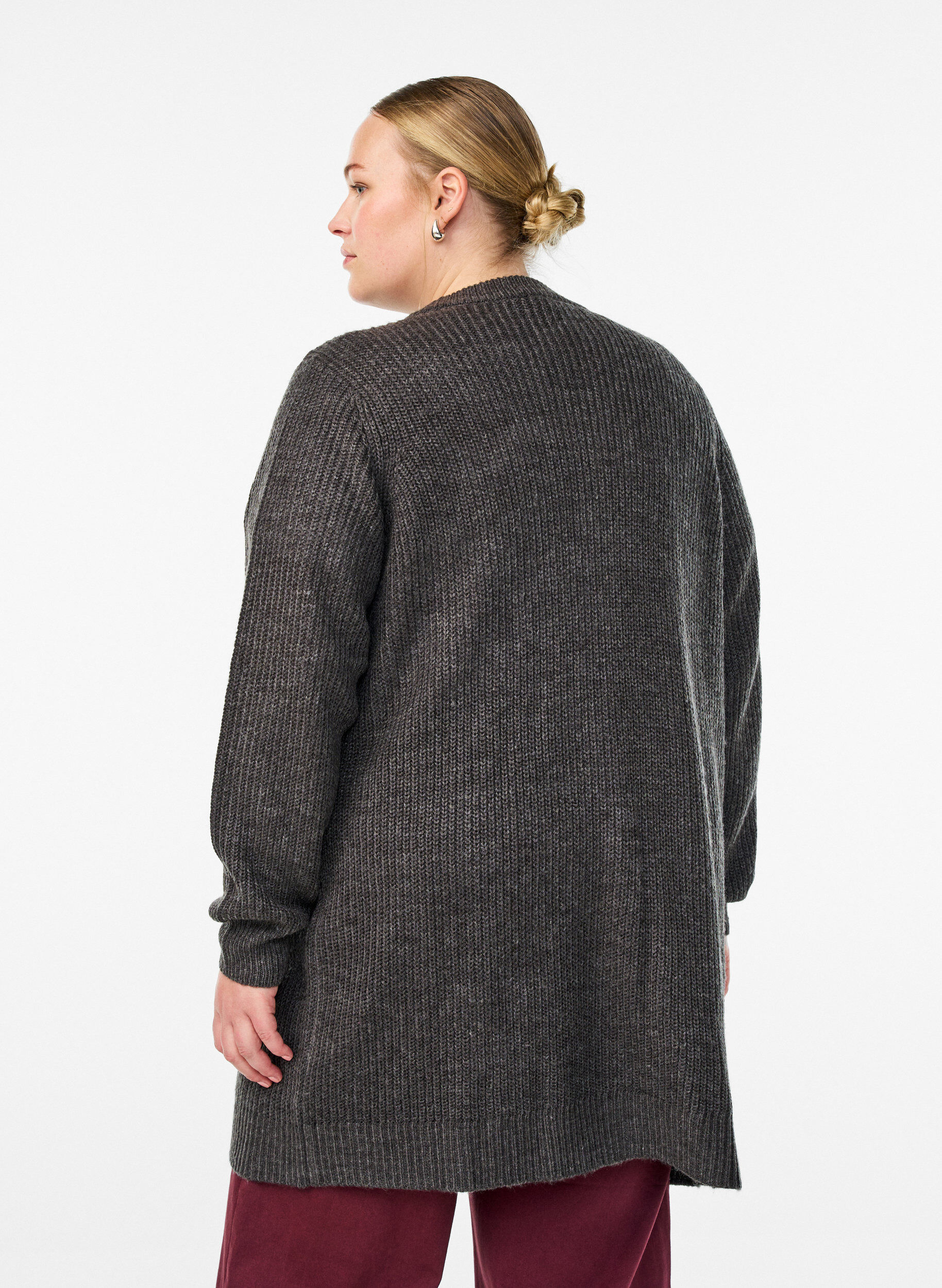 Zizzi FLASH - Cardigan long en maille c&ocirc;tel&eacute;e avec poches, Gris anthracite, Model image number 2