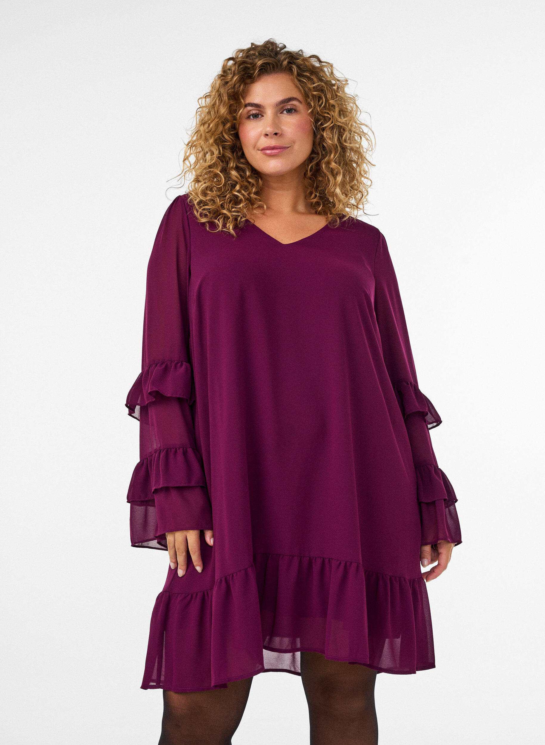 ZizziKurzes Kleid mit transparenten R&uuml;schen&auml;rmeln, Lila, Model image number 0