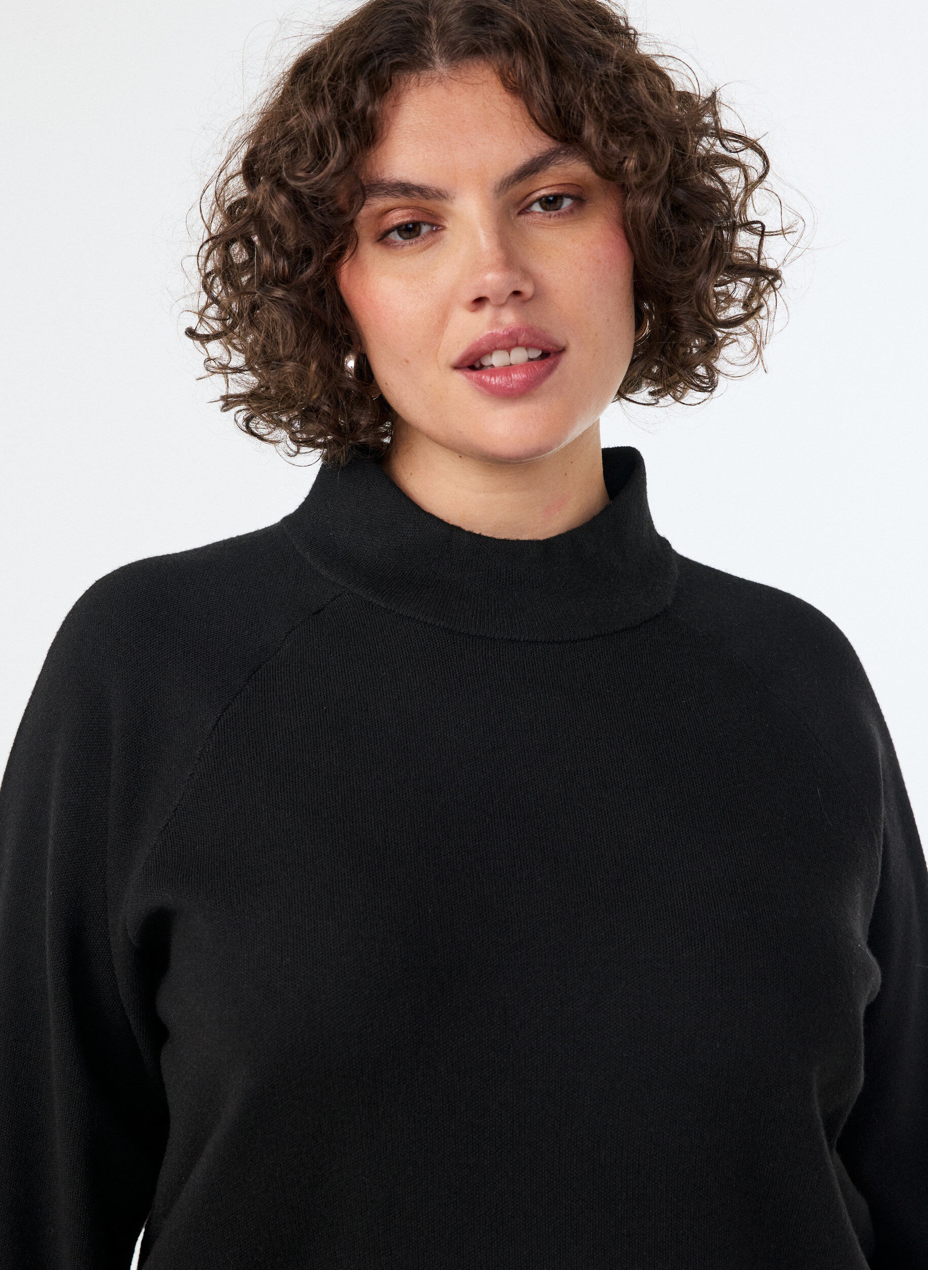ZizziStrickbluse aus einer Viskosemischung mit Rollkragen, Schwarz, Model image number 3