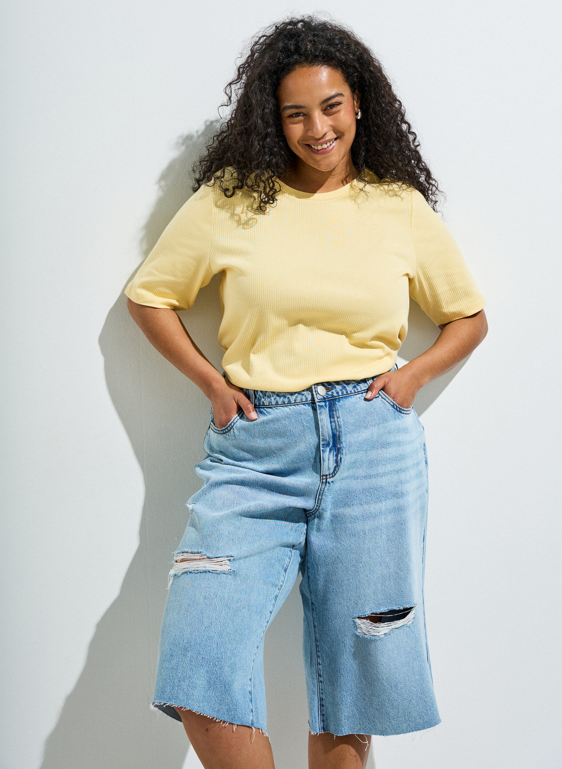 ZizziBluse aus geripptem Jersey mit kurzen &Auml;rmeln, Gelb, Image image number 0