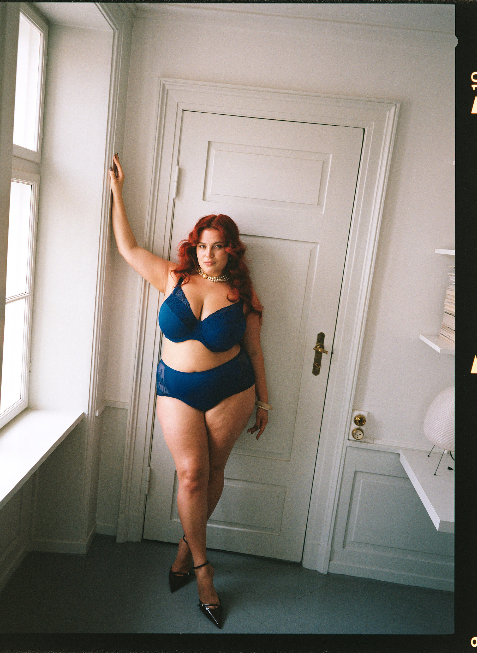 Zizzi Soutien-gorge avec bonnets rembourr&eacute;s et maille brod&eacute;e, Bleu, Image image number 0