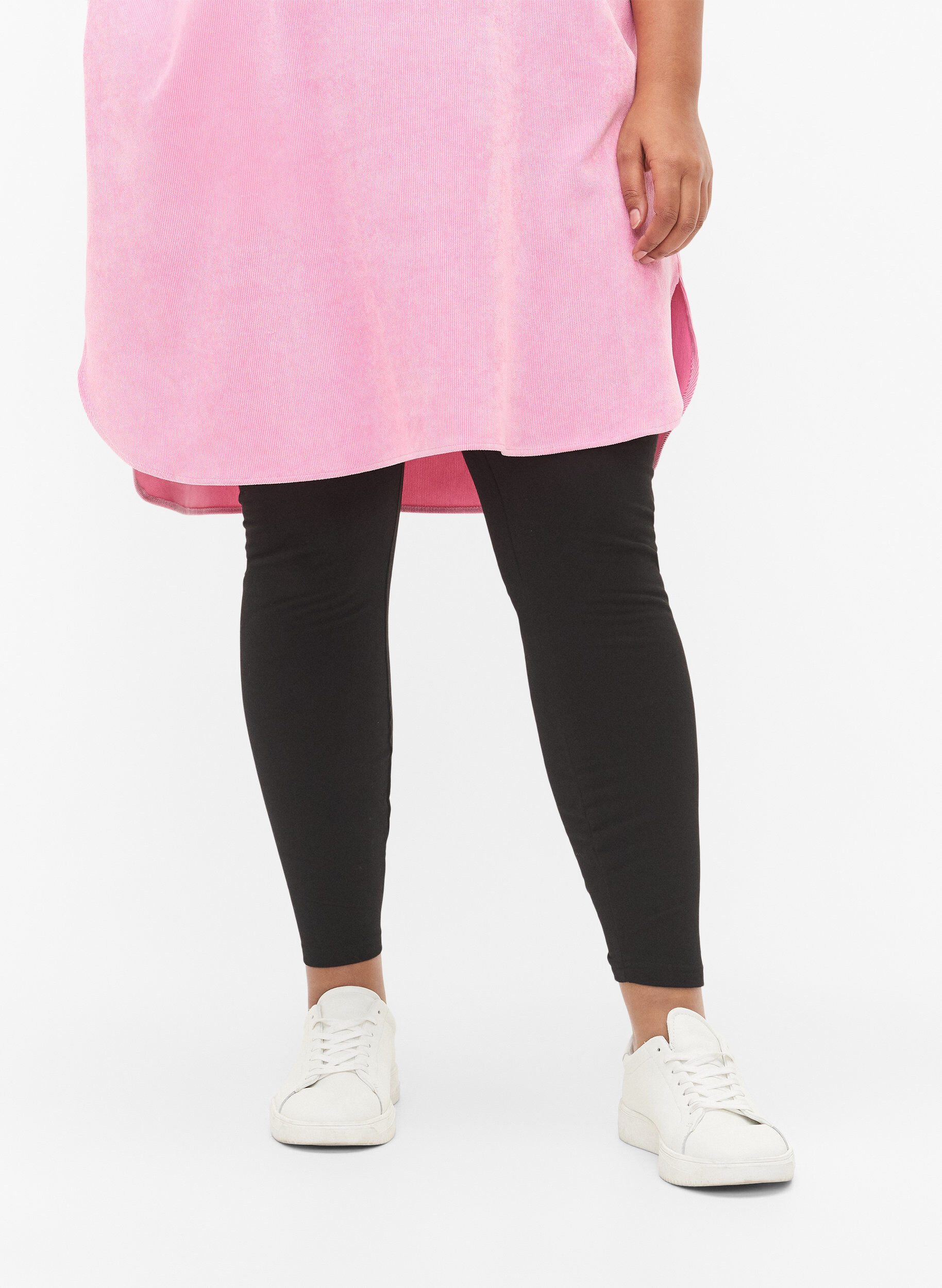 ZizziLeggings aus Baumwolle mit Futter, Schwarz, Model image number 3