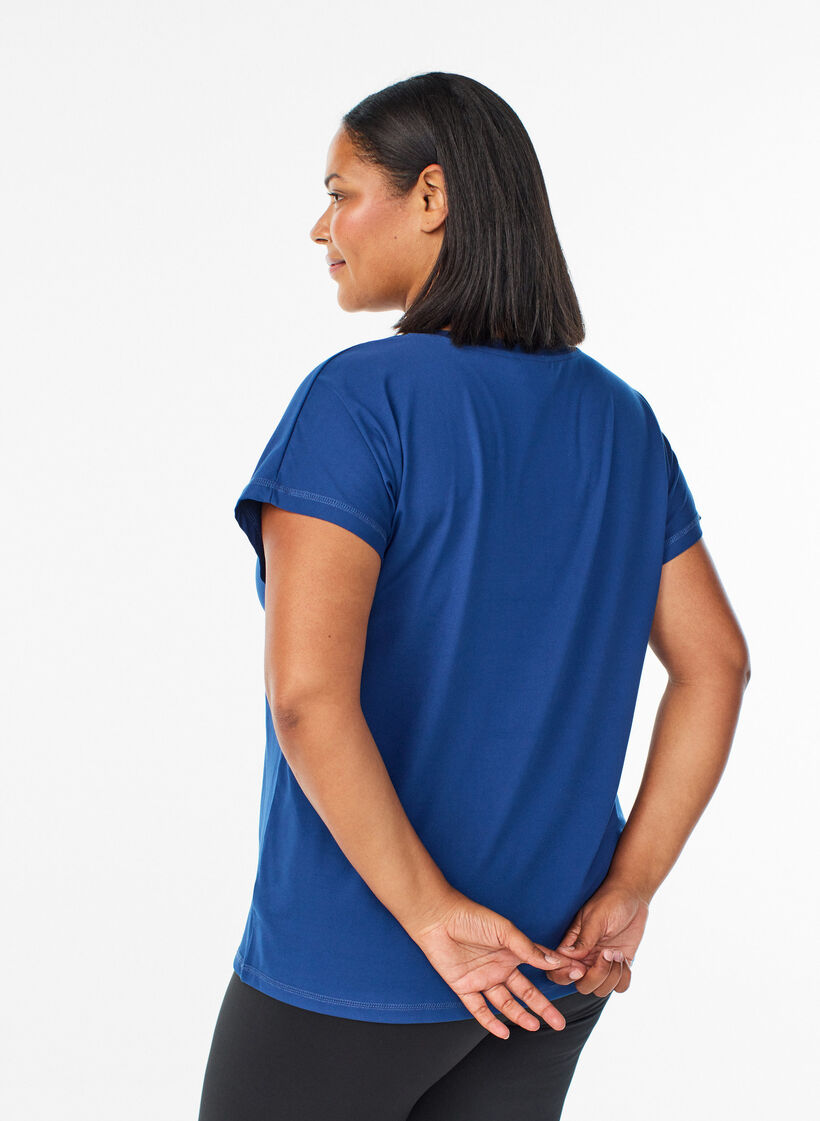 Lockeres Trainings-T-Shirt mit V-Ausschnitt, Blau, Model image number 2