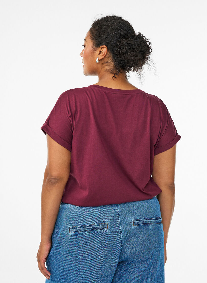 Kurz&auml;rmeliges T-Shirt aus einer Baumwollmischung, Rot, Model image number 2