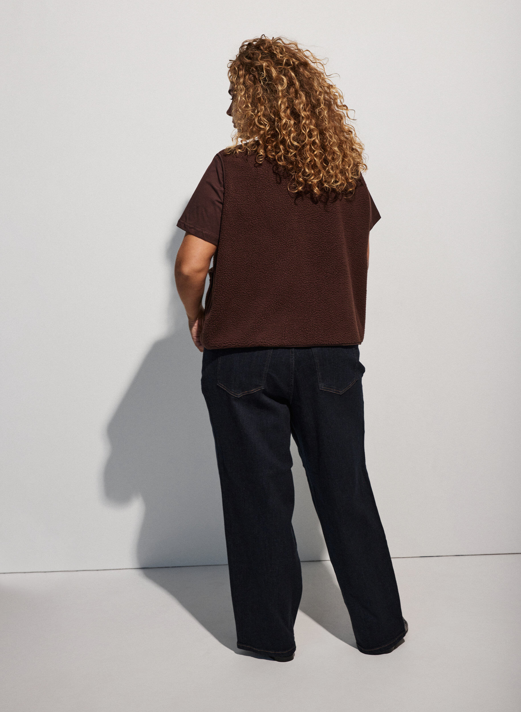 ZizziTeddy-Weste mit Kn&ouml;pfen und Taschen, Braun, Model image number 2