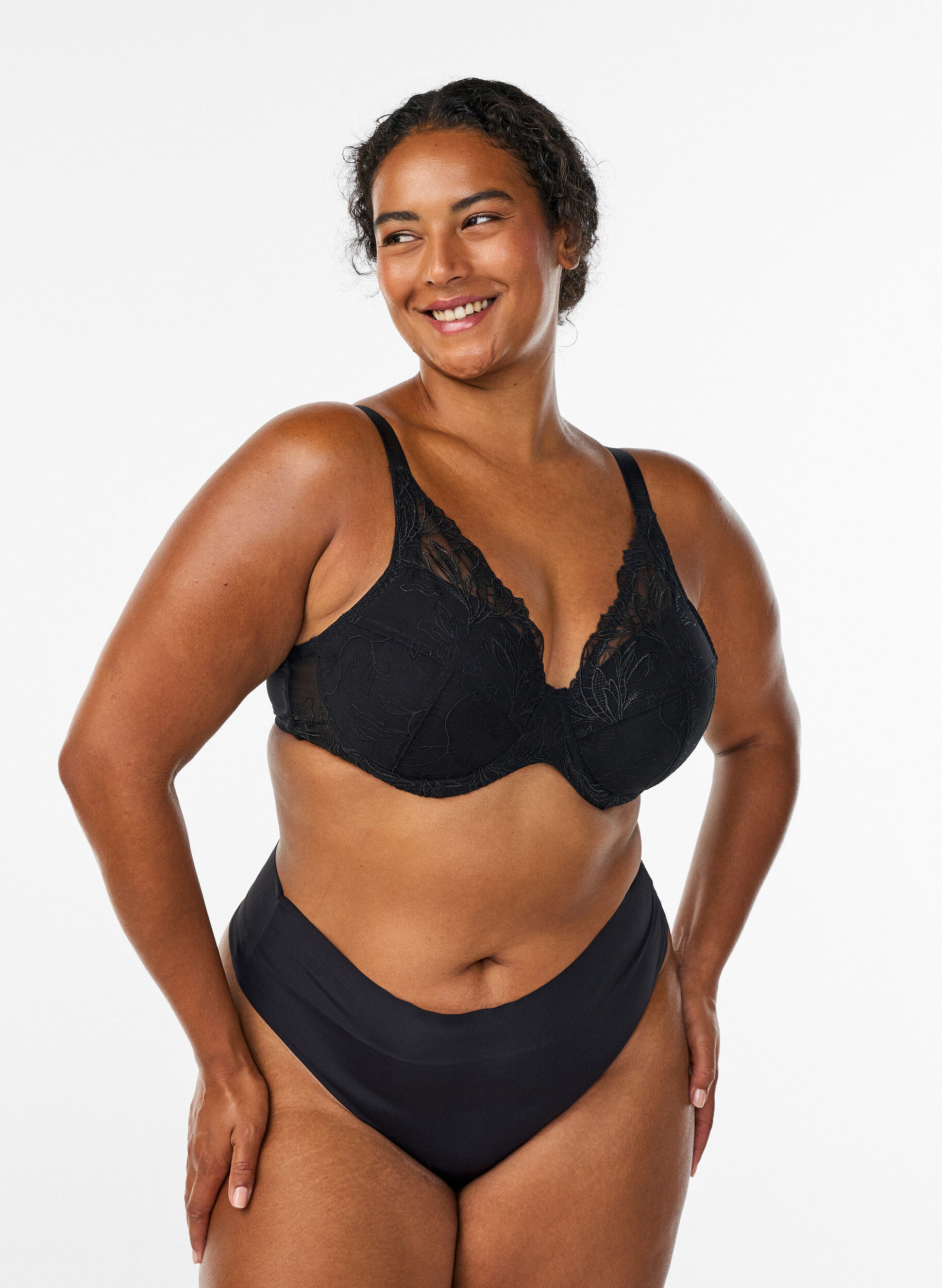 Zizzi Gepolsterter Spitzen-BH mit B&uuml;gel, Schwarz, Model image number 1