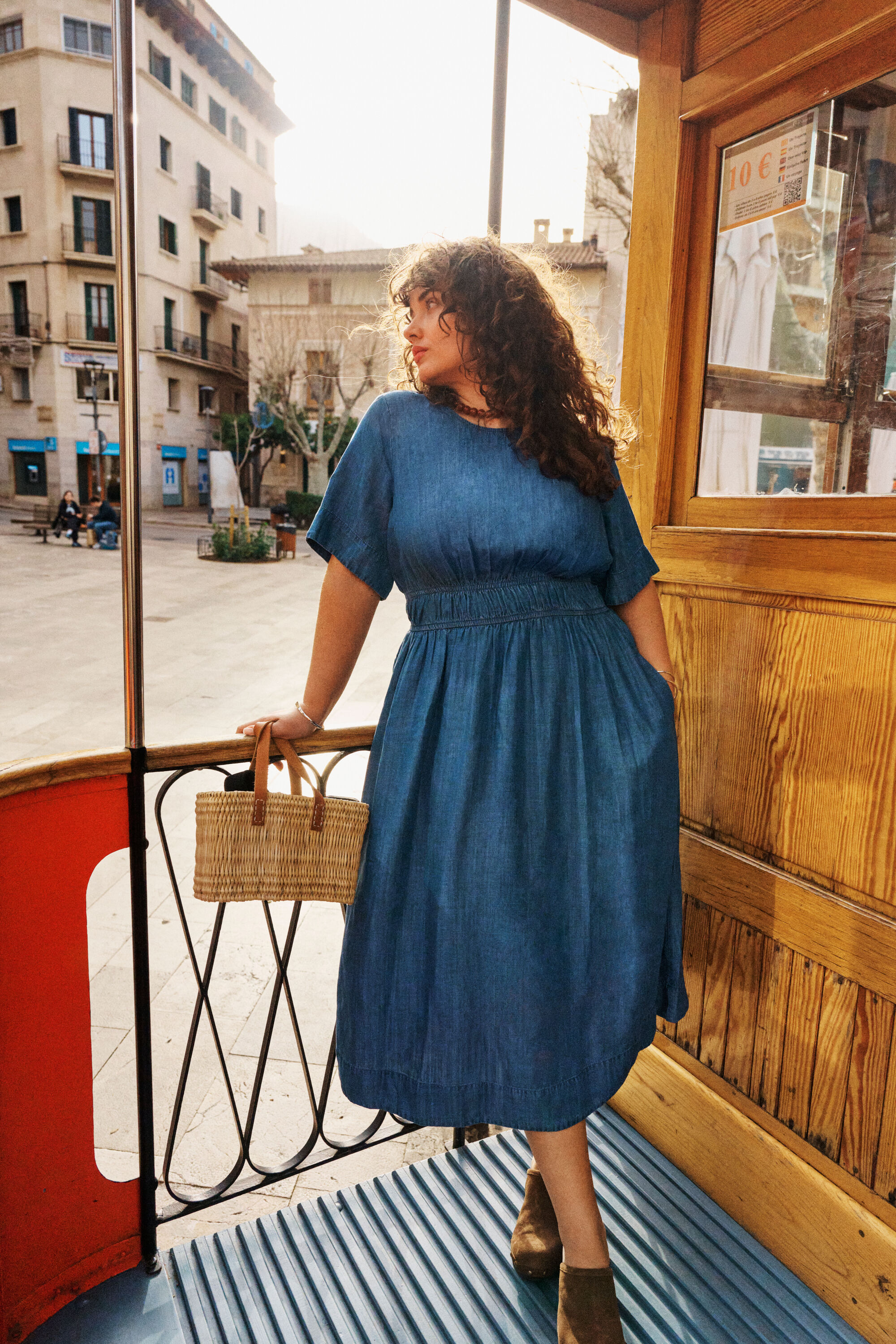 ZizziBoh&egrave;me dans des tons bleus, , Model