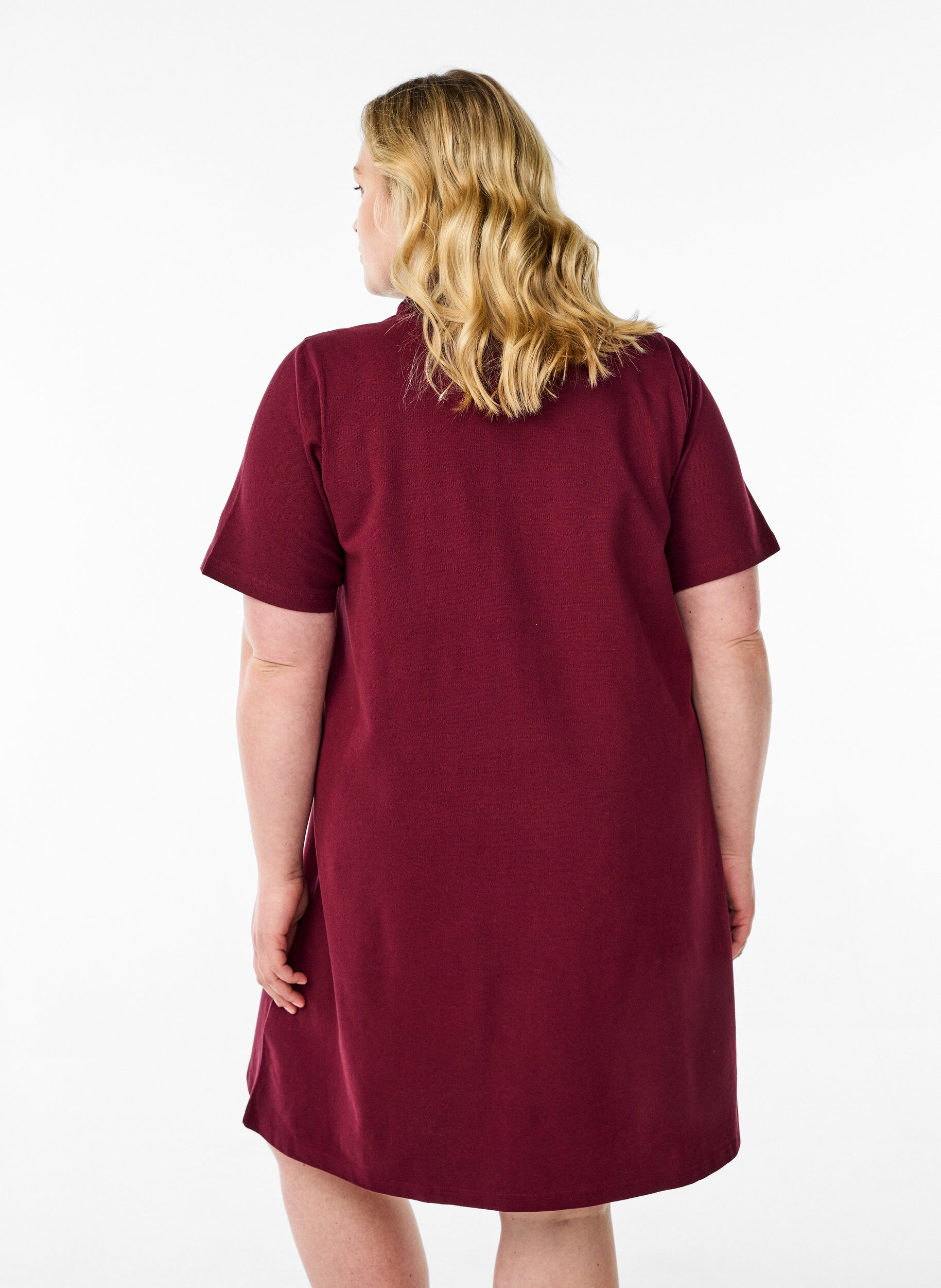 Zizzi Kurzes Polokleid im A-Linien-Schnitt, Dunkles Bordeaux, Model image number 2