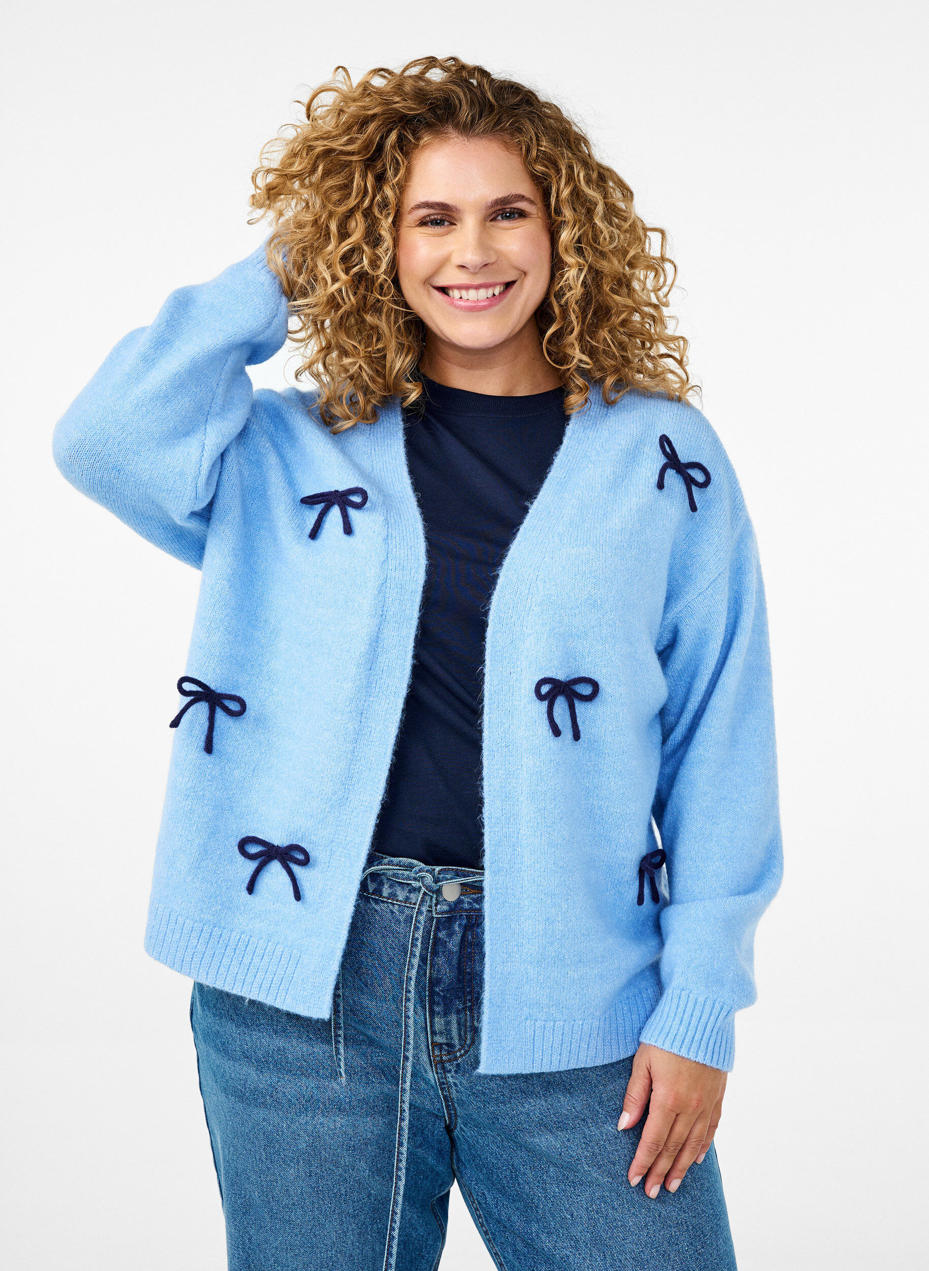 Zizzi Strickjacke aus Grobstrick mit Schleifenb&auml;ndern, Della R. Blue Comb, Model image number 0
