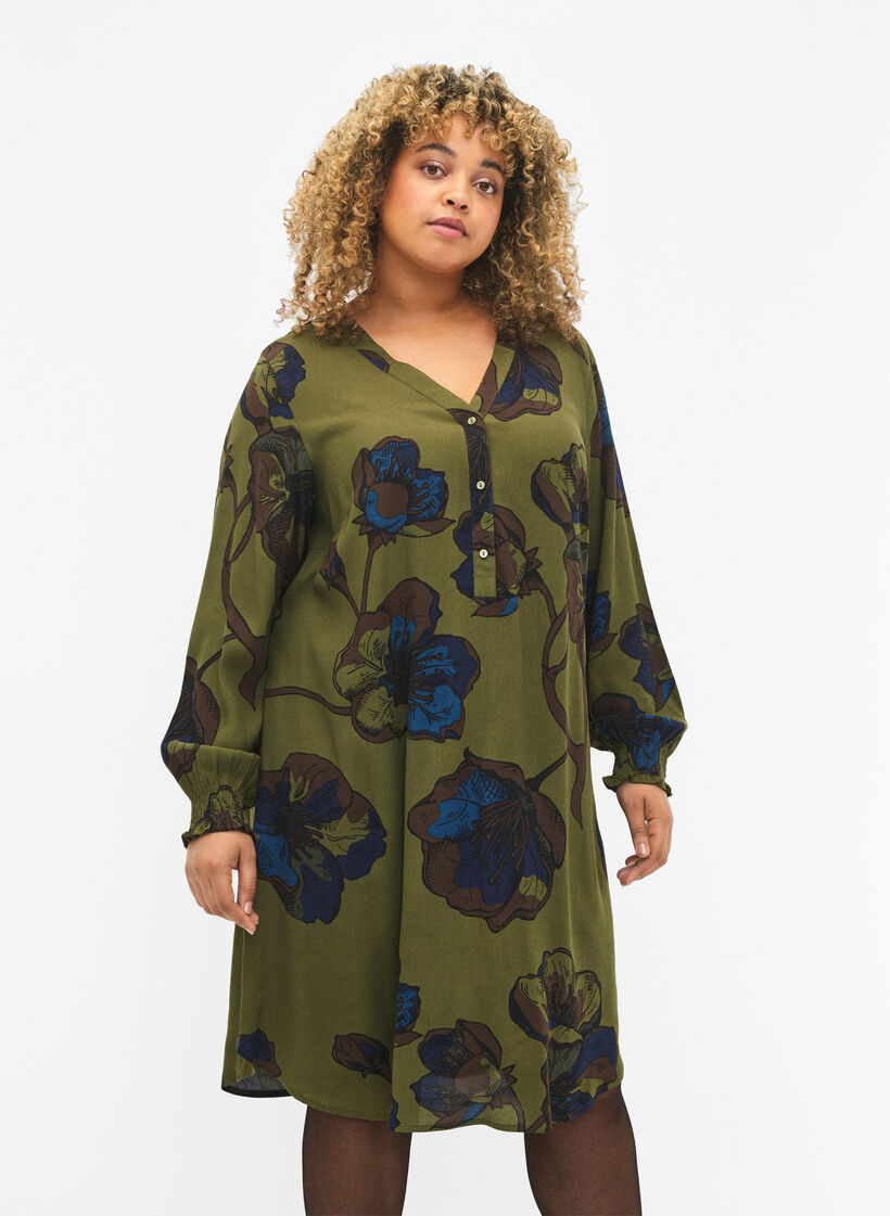 Robe imprim&eacute;e en viscose, Vert, Model image number 0