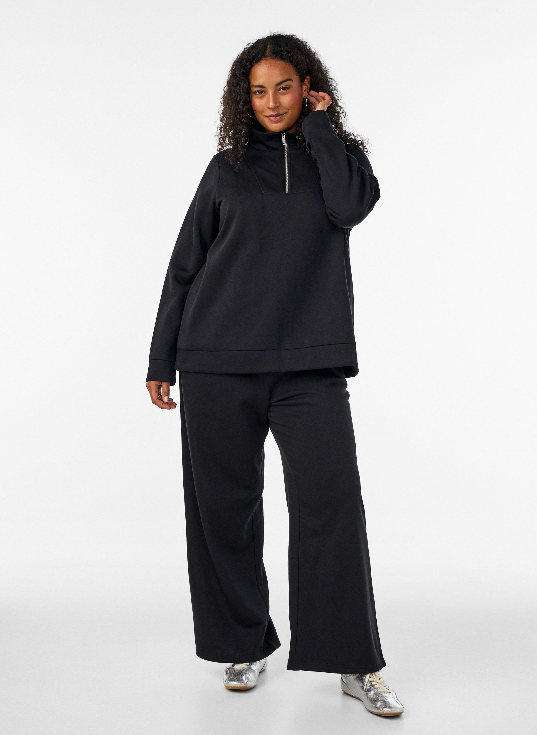 ZizziPantalon de jogging taille haute avec coupe ample, Noir, Model image number 0