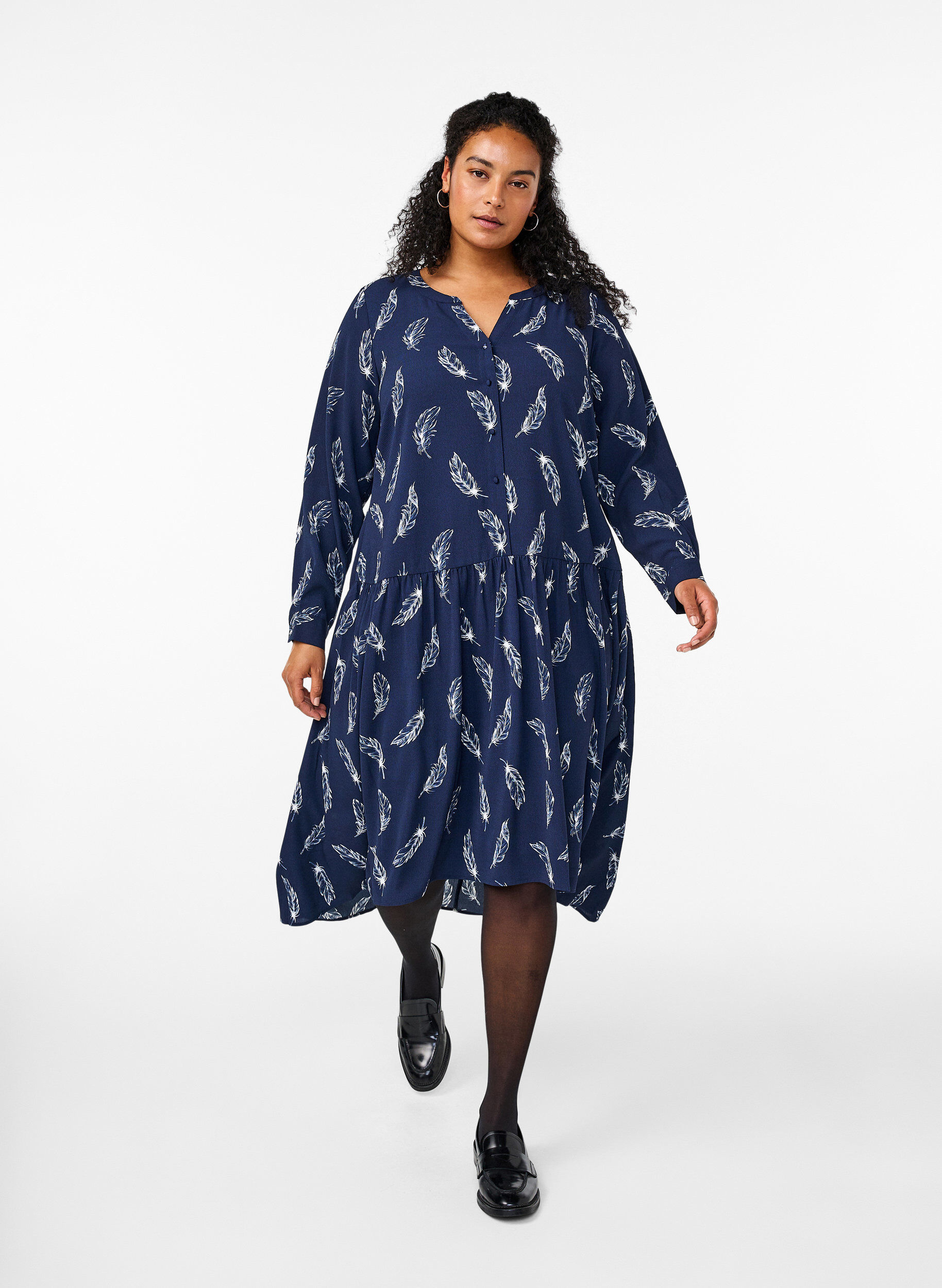 Zizzi Midi-Kleid mit langen &Auml;rmeln, Navy B. Feather AOP, Model image number 0