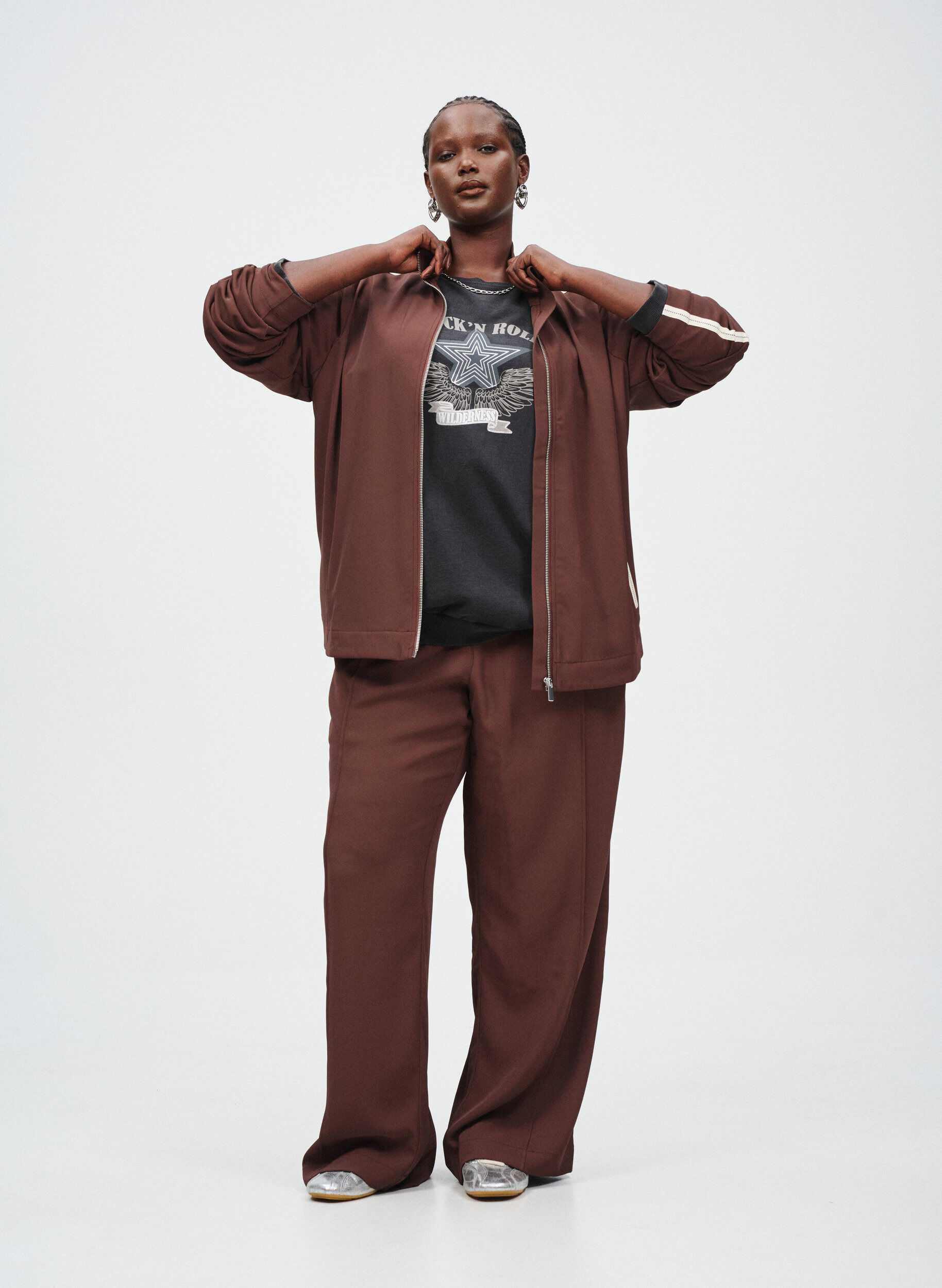 Zizzi Sporthose mit geradem Bein und Seitenstreifen, Dunkles Bordeaux, Image image number 0