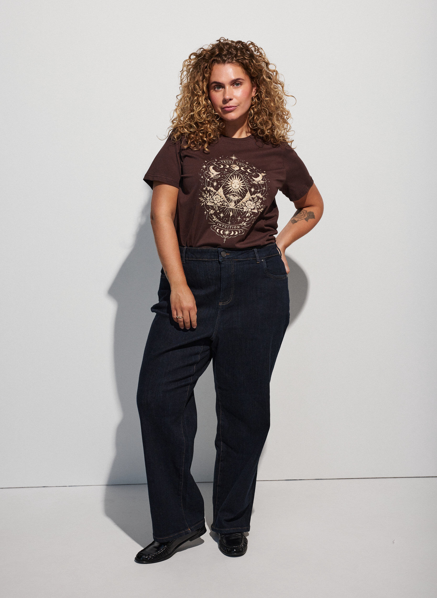 ZizziT-shirt en coton avec imprim&eacute; devant, Marron, Model image number 1