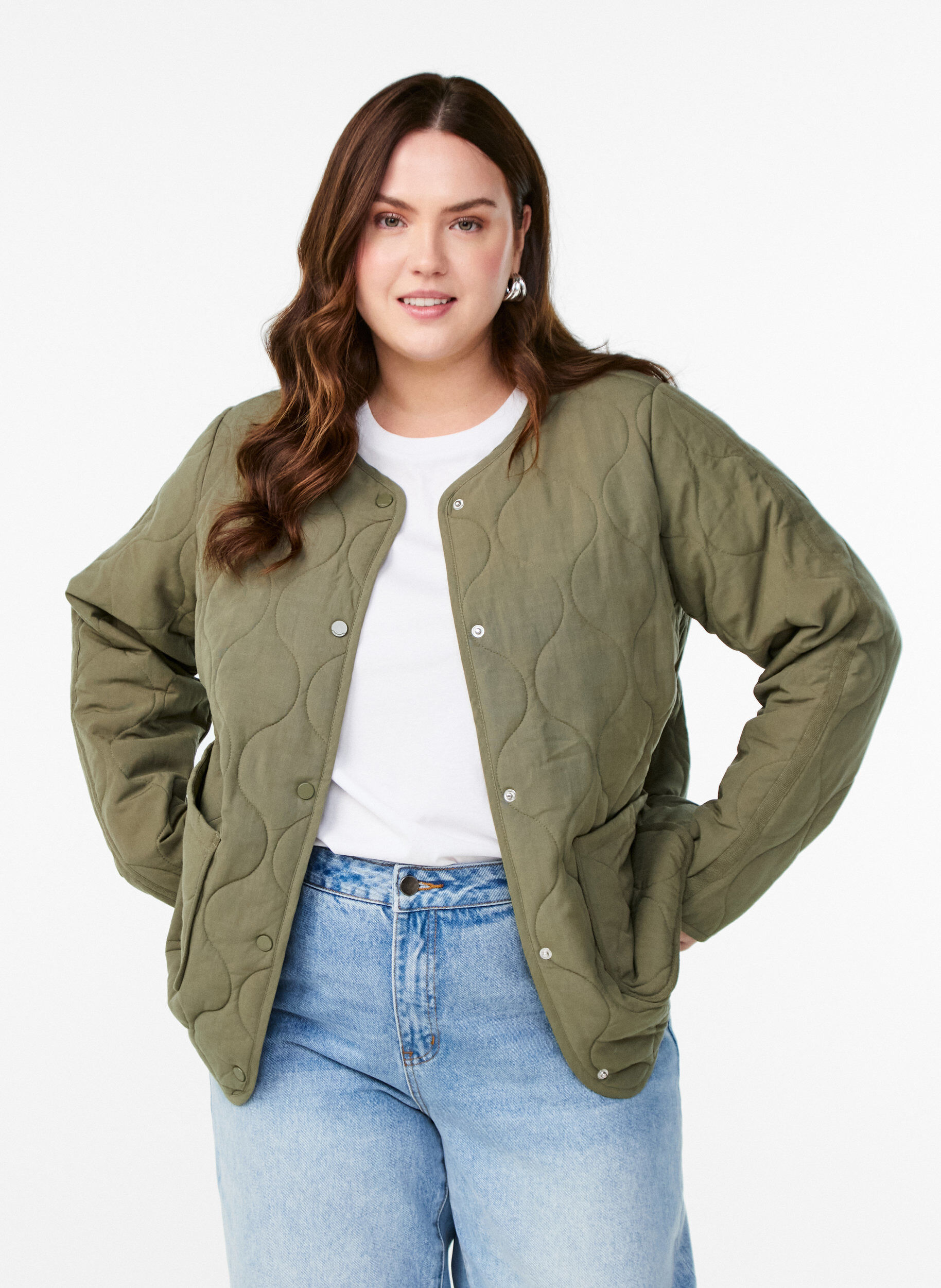 Zizzi Steppjacke mit Kn&ouml;pfen und Taschen, Gr&uuml;n, Model image number 0