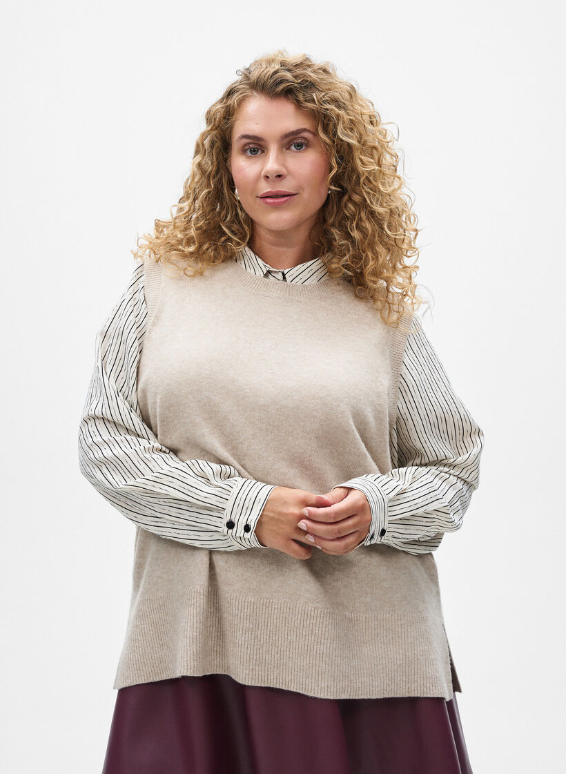 Strickweste mit Rippb&auml;ndern, Beige, Model image number 0