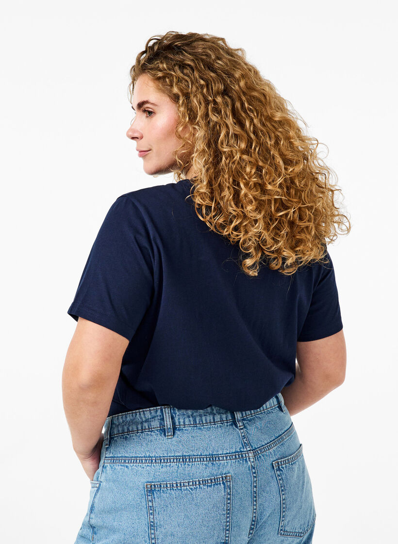 Basic-T-Shirt aus Baumwolle mit Rundhalsausschnitt, Blau, Model image number 2