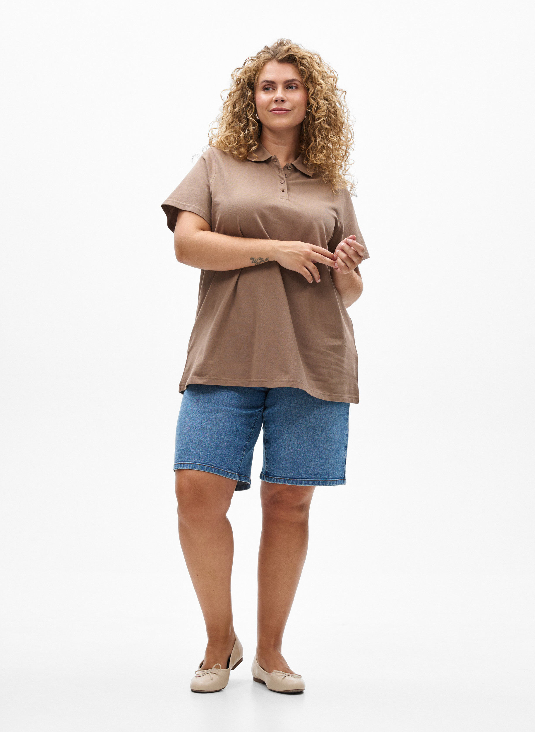 Zizzi Poloshirt mit kurzen &Auml;rmeln, Braun, Model image number 1