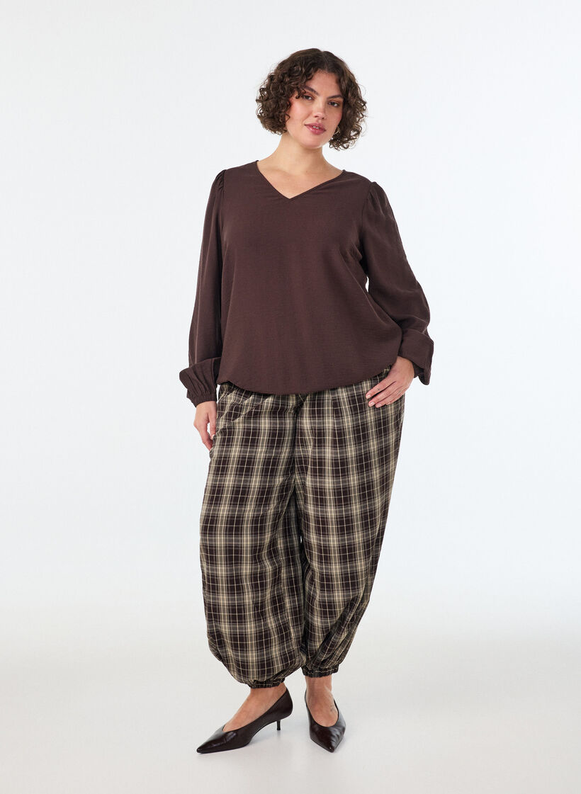 Viskosebluse mit V-Ausschnitt und Ballonform, Braun, Model image number 1