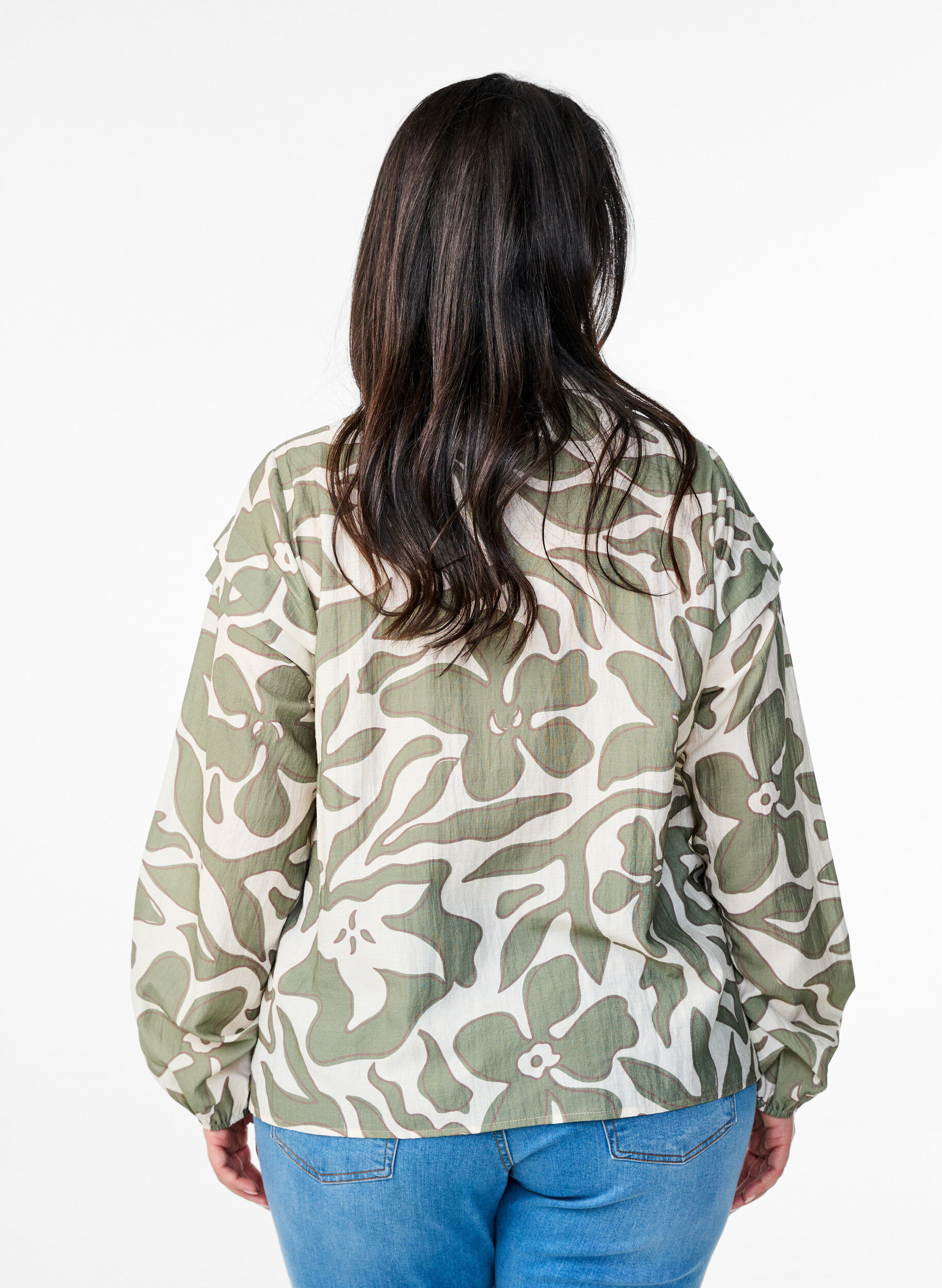 Zizzi Bedruckte Bluse mit R&uuml;schen-Details, Gr&uuml;n, Model image number 2