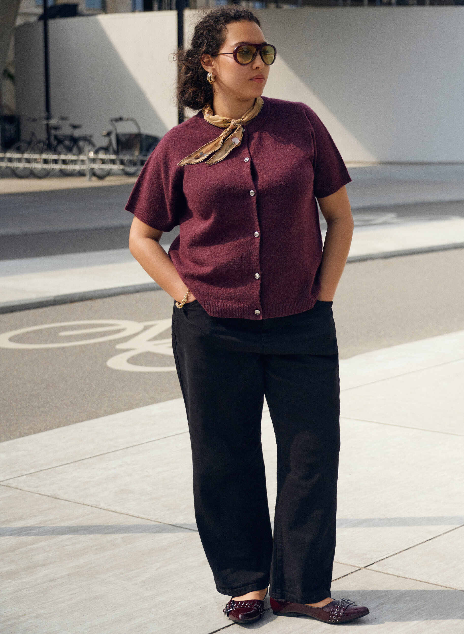 Zizzi Strickjacke mit kurzen &Auml;rmeln, Dunkles Bordeaux, Image image number 0