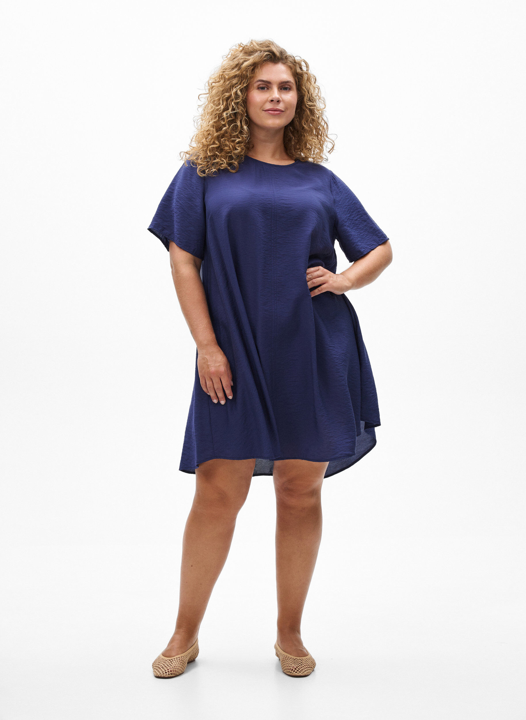 Zizzi A-Linien-Kleid aus Viskose mit kurzen &Auml;rmeln, Blau, Model image number 1