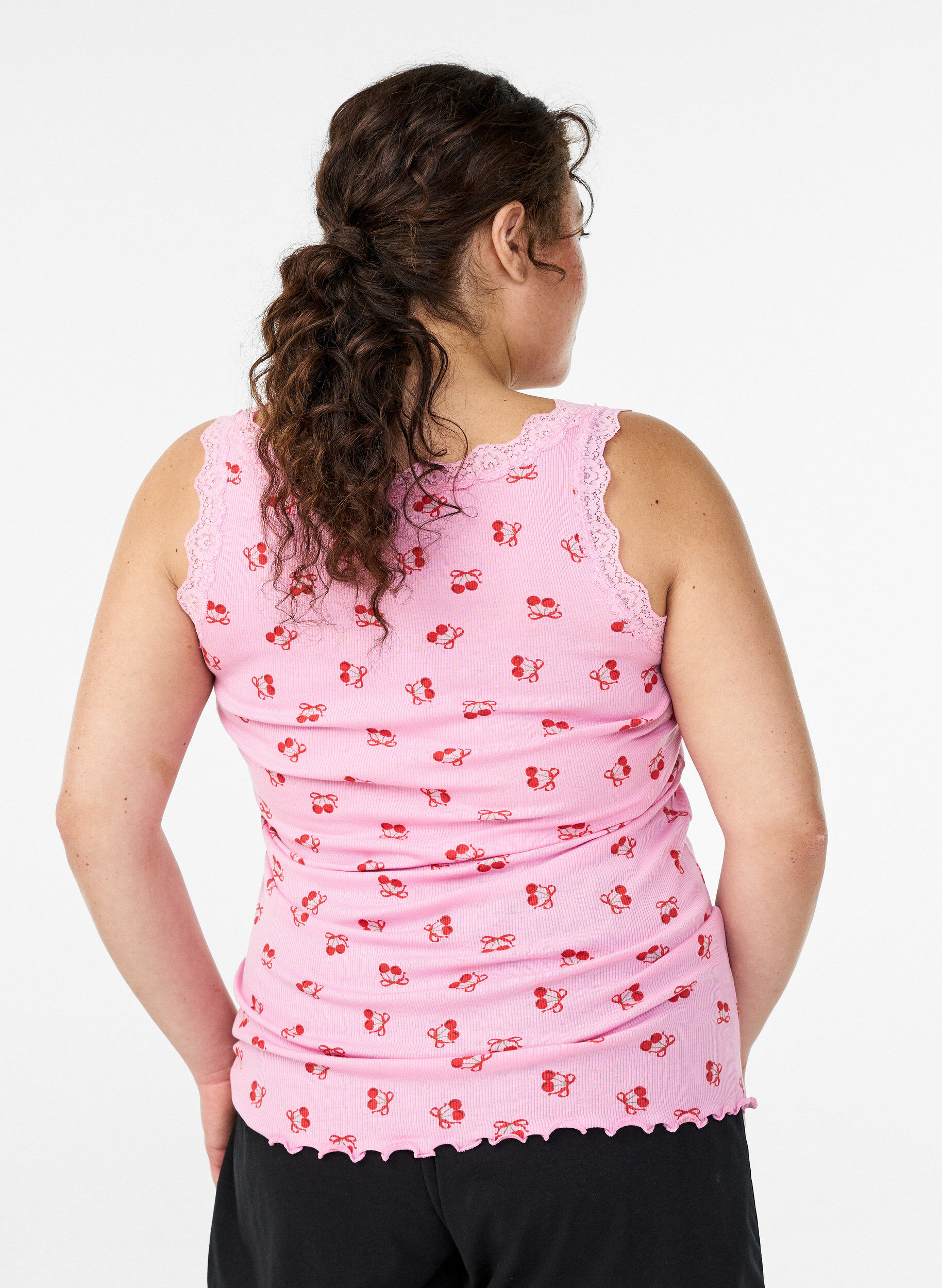 Zizzi Oberteil mit Aufdruck und Spitzenborte, Pink, Model image number 2