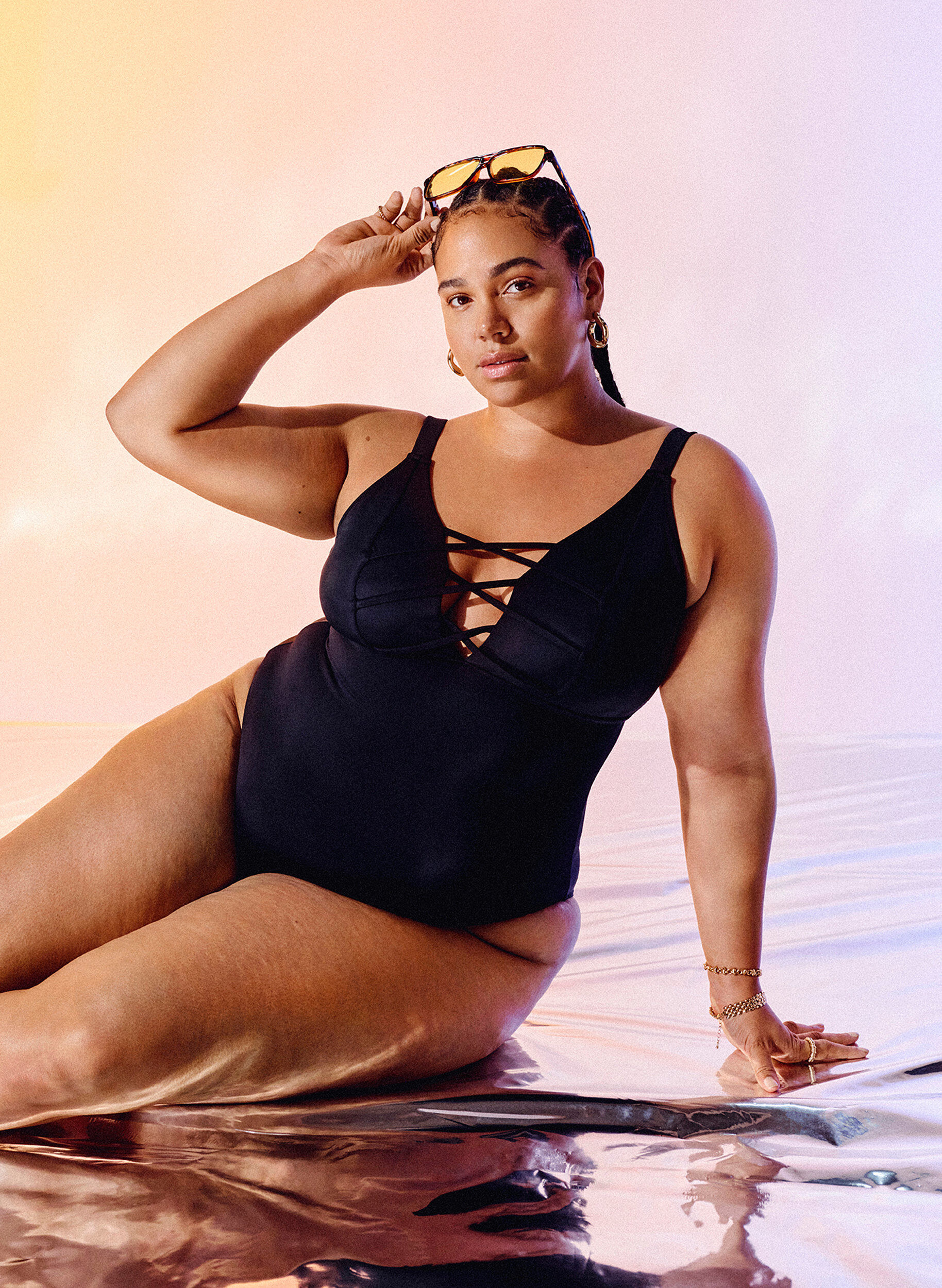 Zizzi Badeanzug mit Schnurdetails, Black, Image image number 0