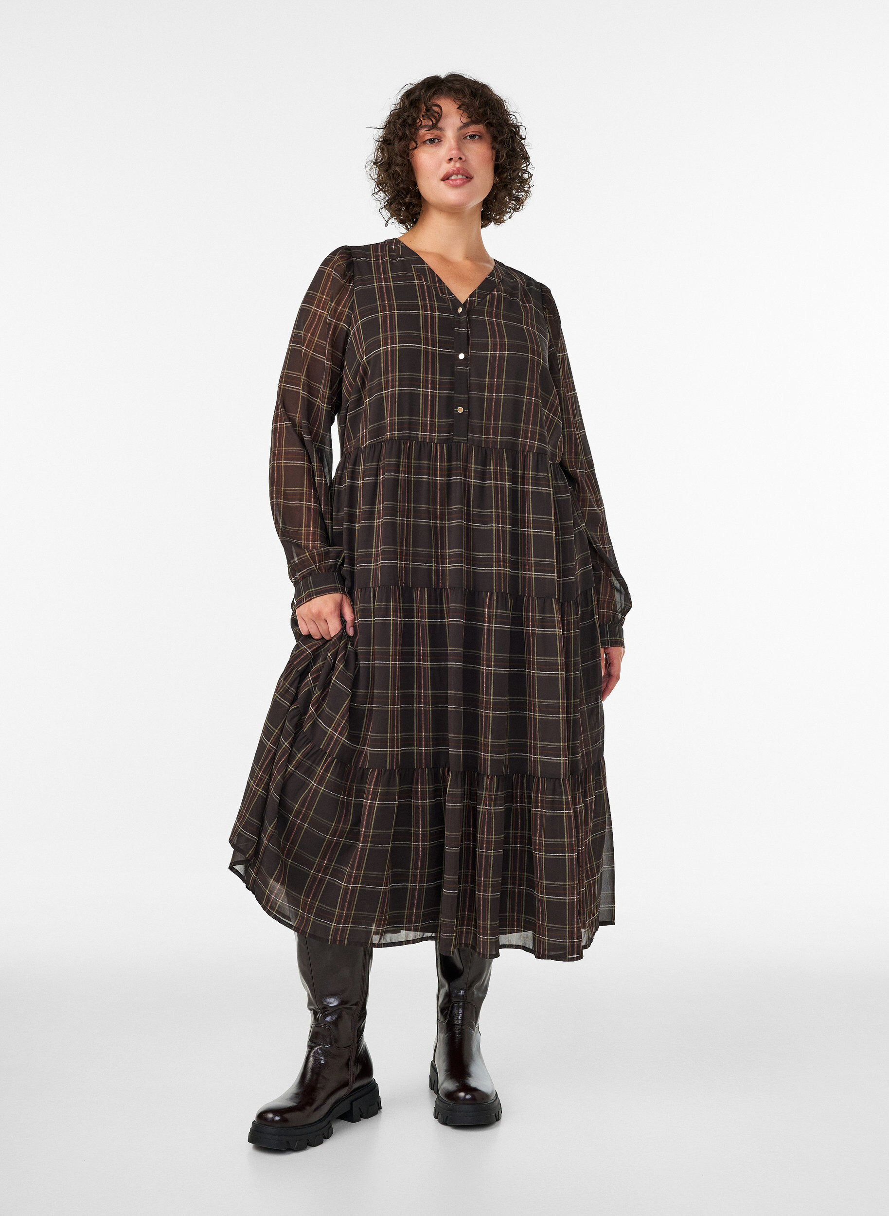 Robe midi &agrave; carreaux avec une jupe &agrave; volants, Marron, Model