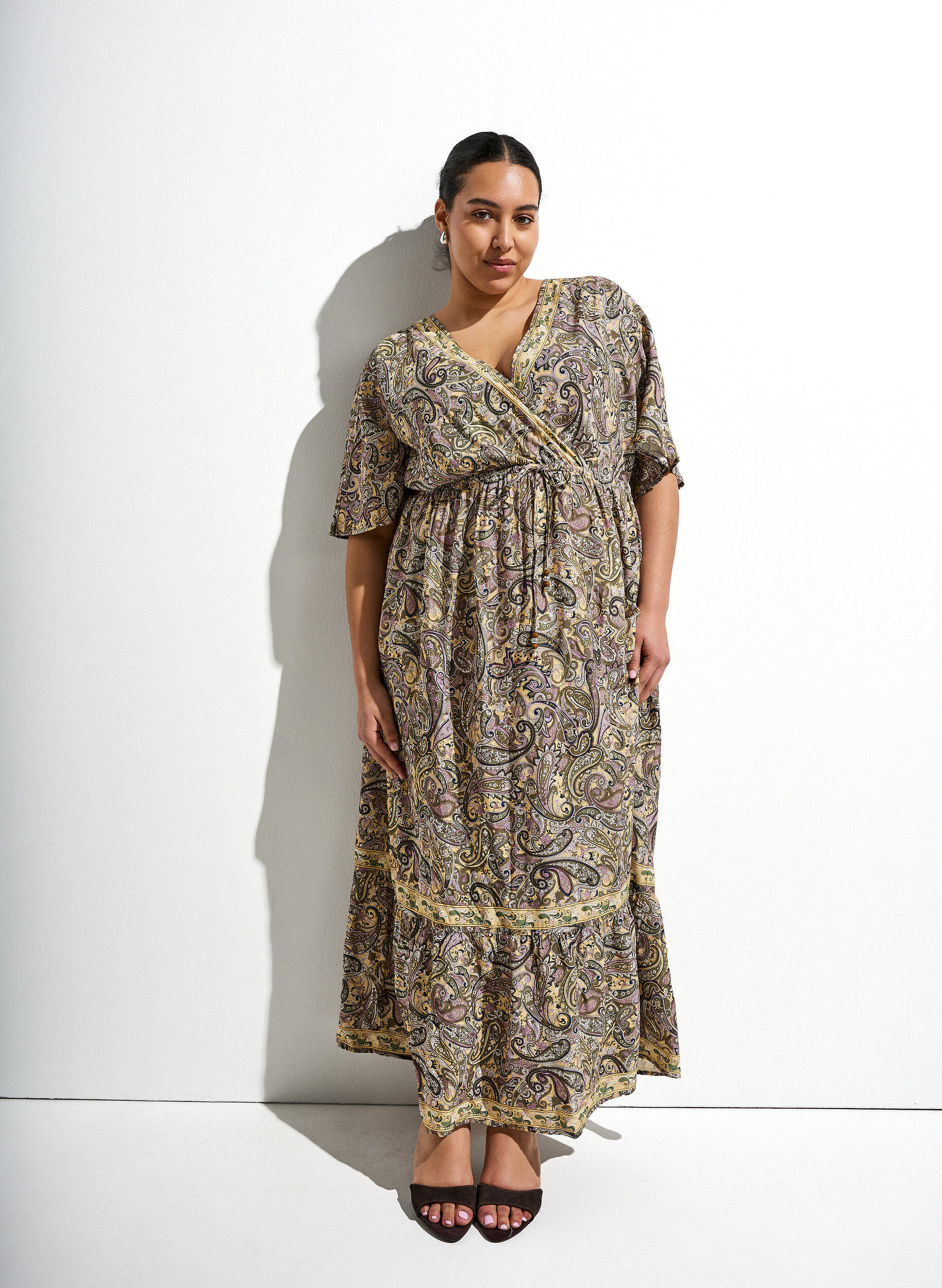 Maxikleid aus Viskose mit Paisleymuster