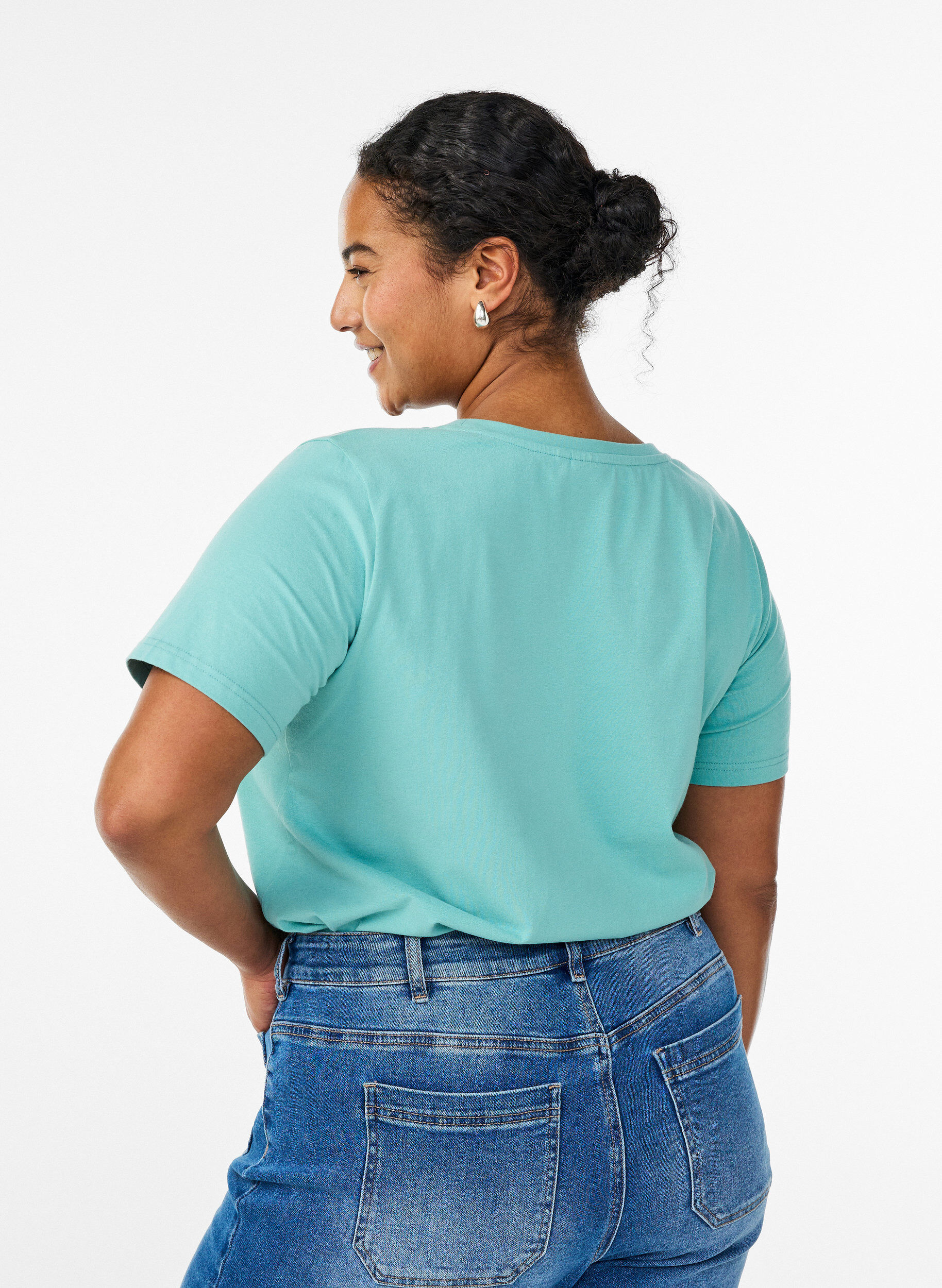 ZizziEinfarbiges Basic-T-Shirt aus Baumwolle, Gr&uuml;n, Model image number 2