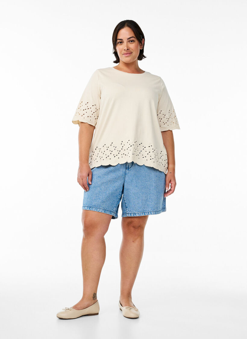 T-shirt avec broderie anglaise et bords échancrés, Beige, Model image number 1