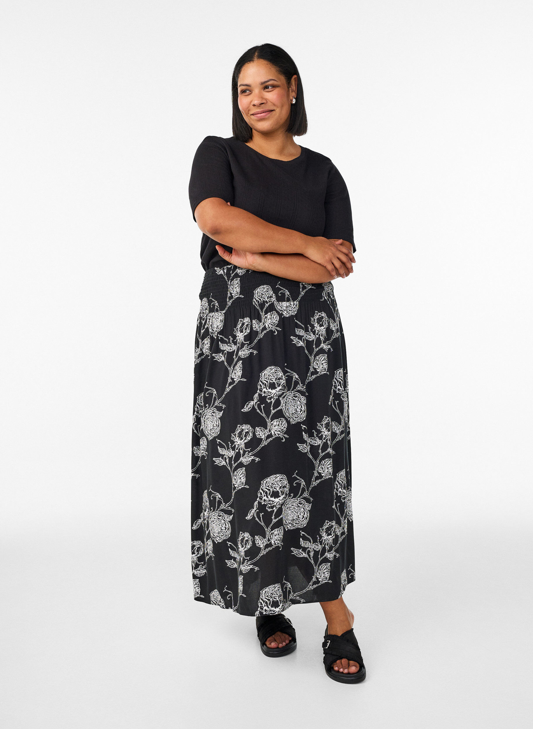 Jupe longue en viscose avec smocks, Noir, Model