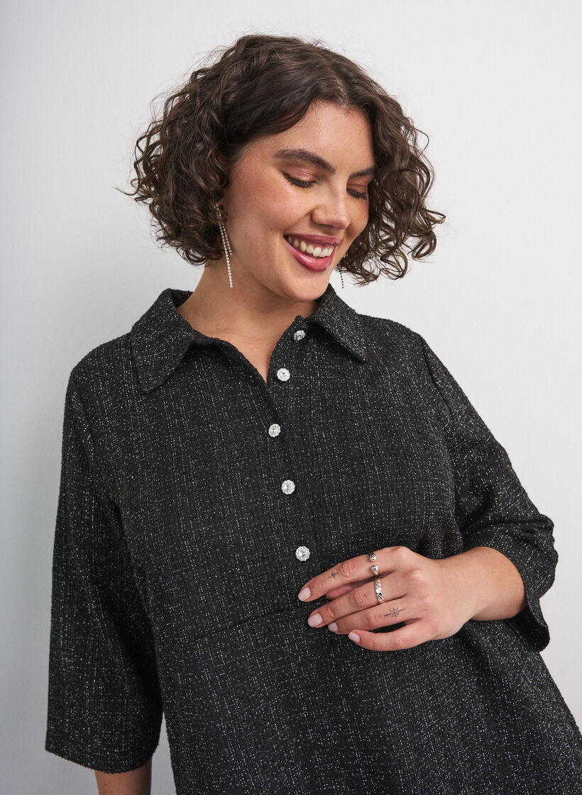 Robe courte en boucl&eacute; avec boutons d&eacute;coratifs, Noir, Model image number 3